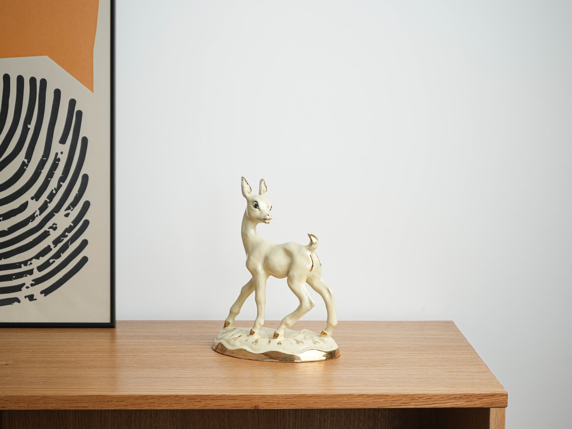 Figurka sarny, porcelana biała, złocona, Dania, lata 70. - 389670