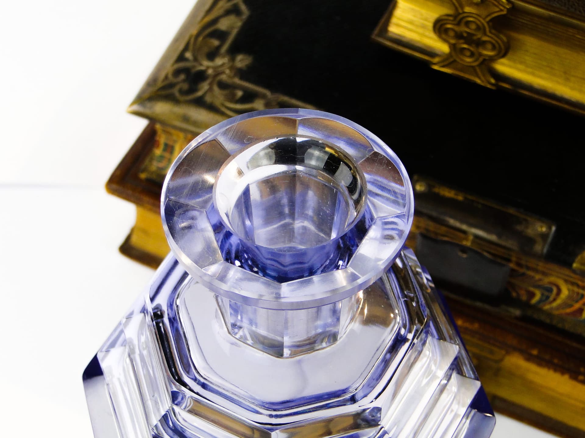 Decanter Art Deco, lavender crystal, by J. Hoffmann, 1920s - 389682