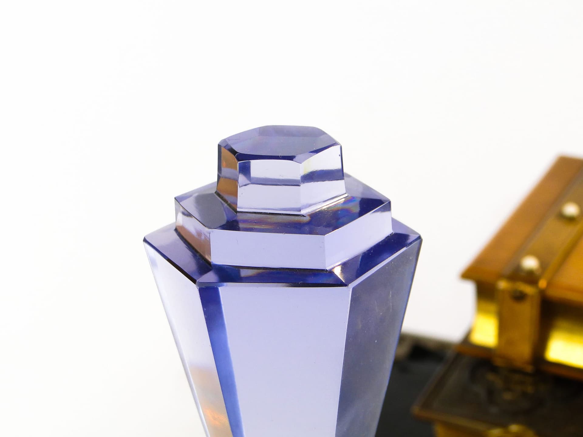 Decanter Art Deco, lavender crystal, by J. Hoffmann, 1920s - 389689