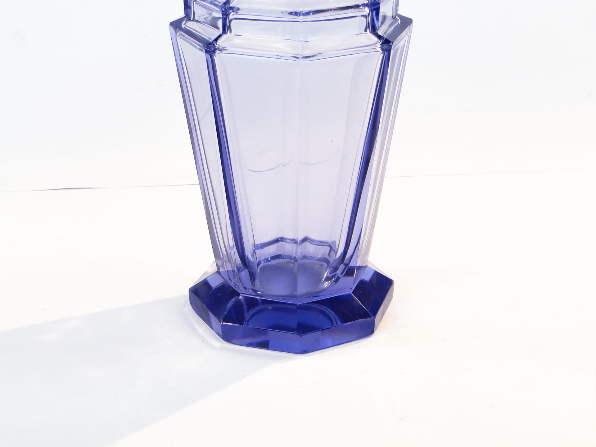 Decanter Art Deco, lavender crystal, by J. Hoffmann, 1920s - 389686