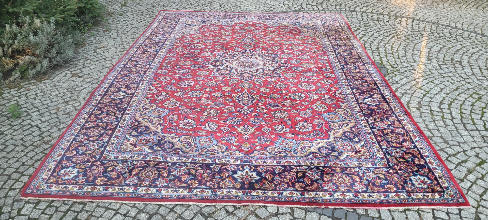 Rug Keshan, 260x360 cm, red blue, wool cotton, Iran, 1970s. - 390031