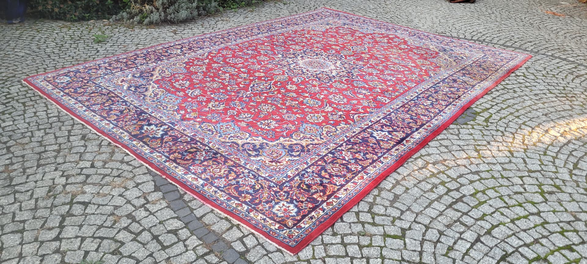 Rug Keshan, 260x360 cm, red blue, wool cotton, Iran, 1970s. - 390032