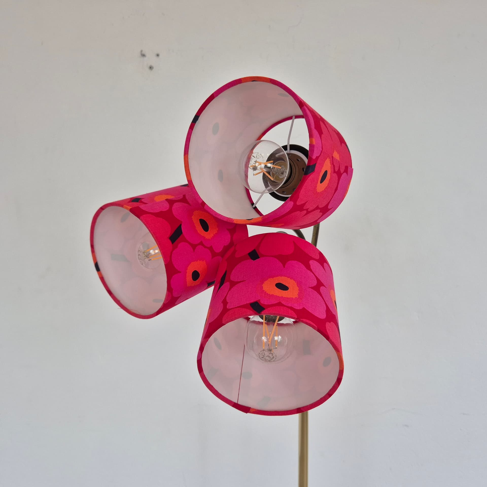Floor lamp, Marimekko Unikko, brass gold, pink fabric, Germany, 1960s. - 390088