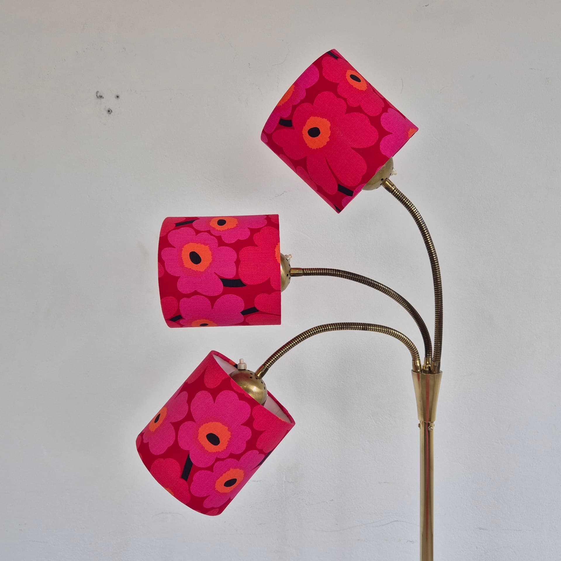 Floor lamp, Marimekko Unikko, brass gold, pink fabric, Germany, 1960s. - 390083
