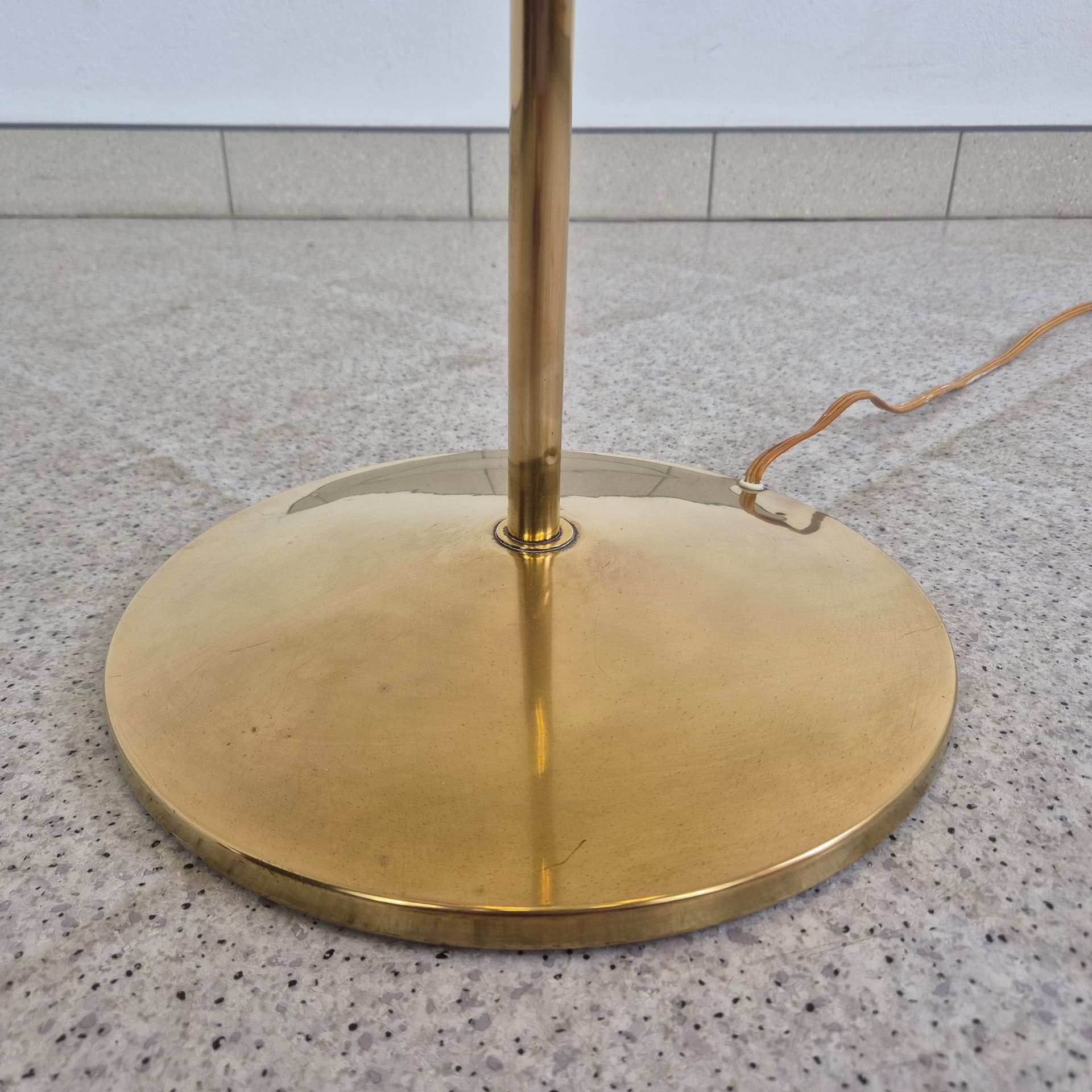 Floor lamp, Marimekko Unikko, brass gold, pink fabric, Germany, 1960s. - 390087
