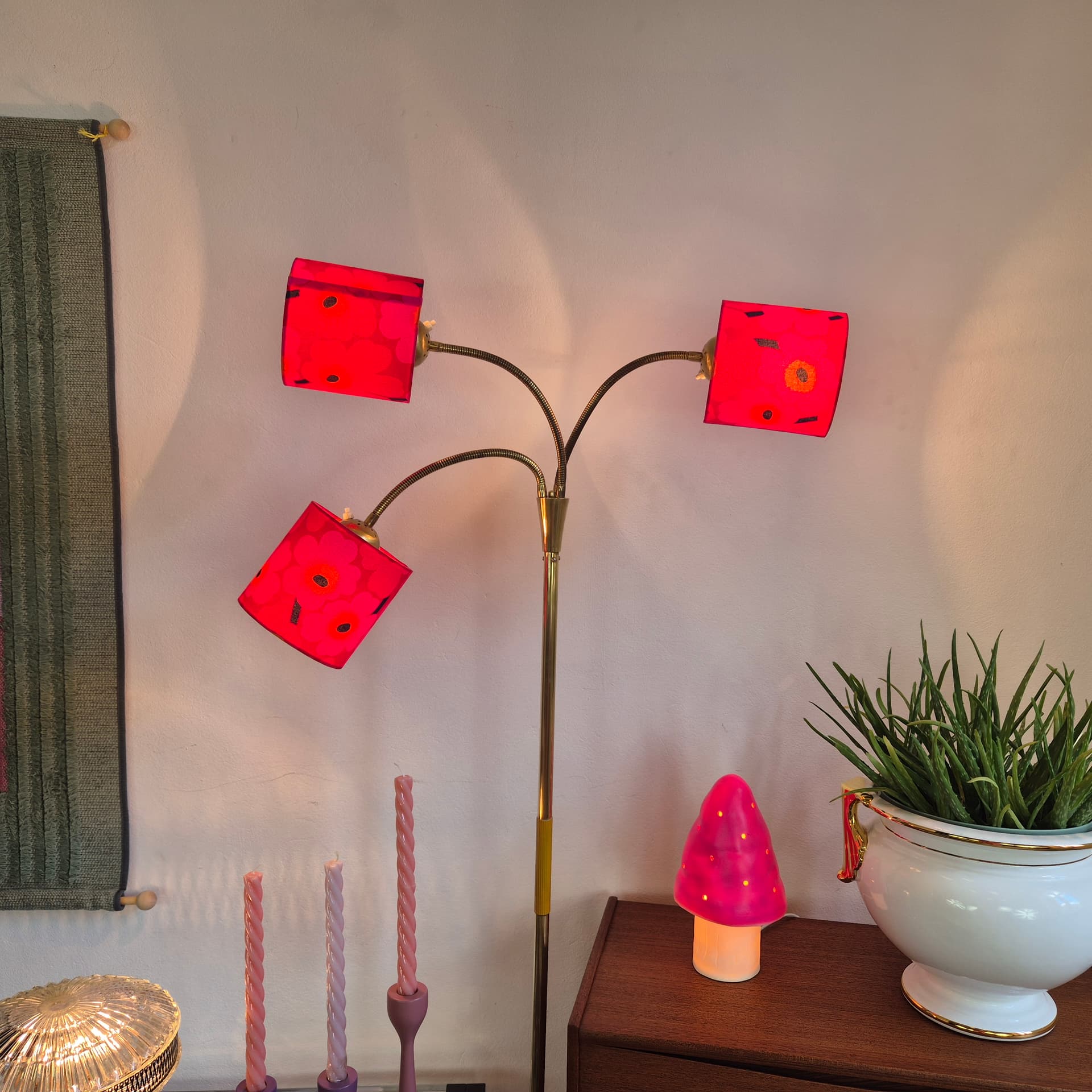 Floor lamp, Marimekko Unikko, brass gold, pink fabric, Germany, 1960s. - 390092