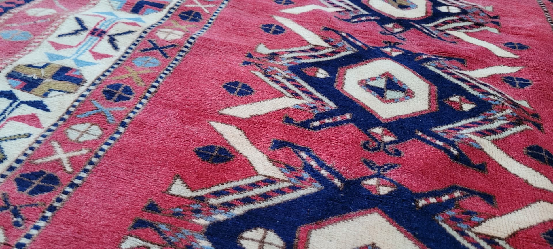 Rug Kazak, 115x163 cm, red blue yellow green white, wool, Azerbaijan, early 20th c. - 390137