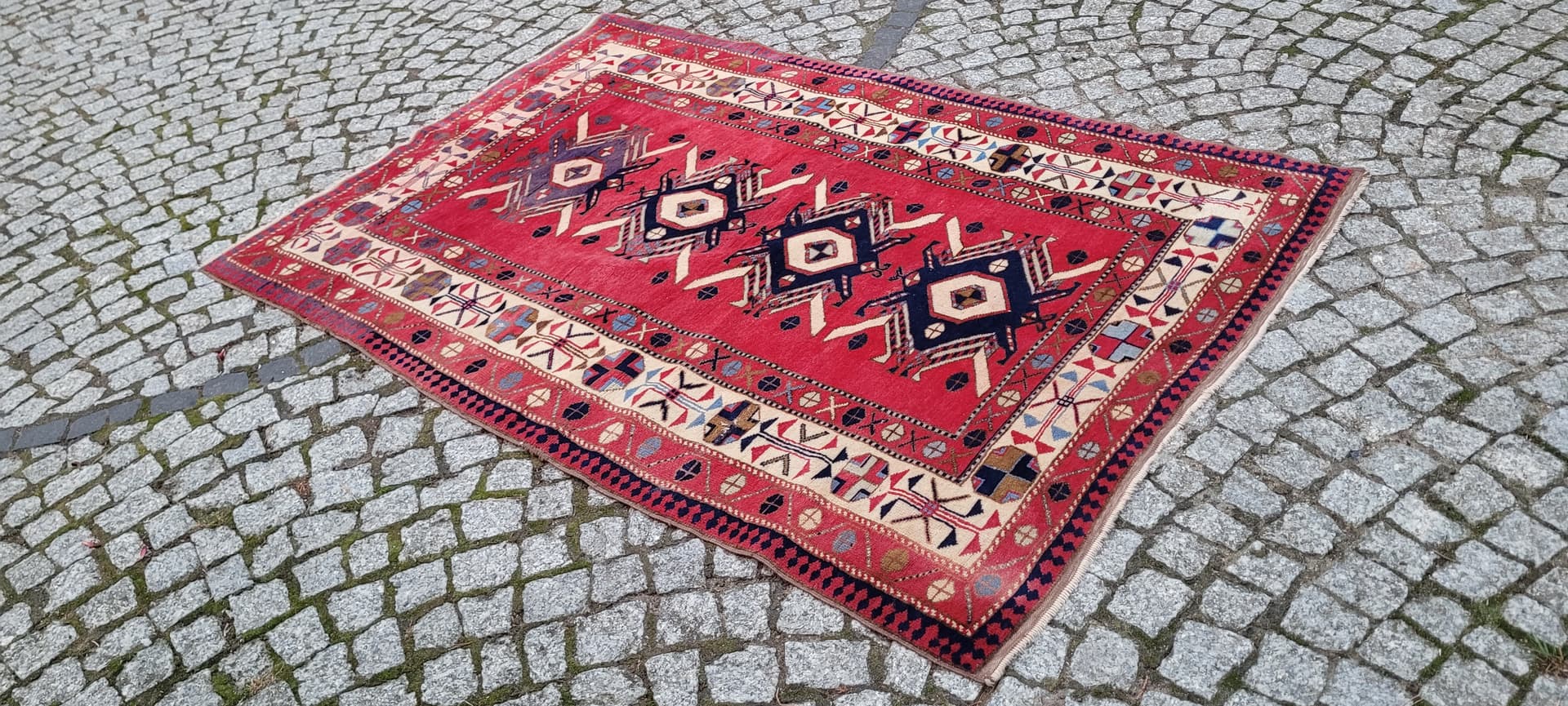 Rug Kazak, 115x163 cm, red blue yellow green white, wool, Azerbaijan, early 20th c. - 390147