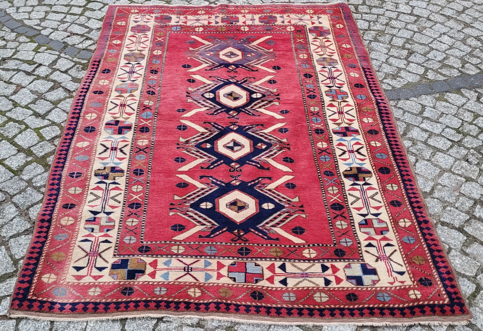 Rug Kazak, 115x163 cm, red blue yellow green white, wool, Azerbaijan, early 20th c. - 390134