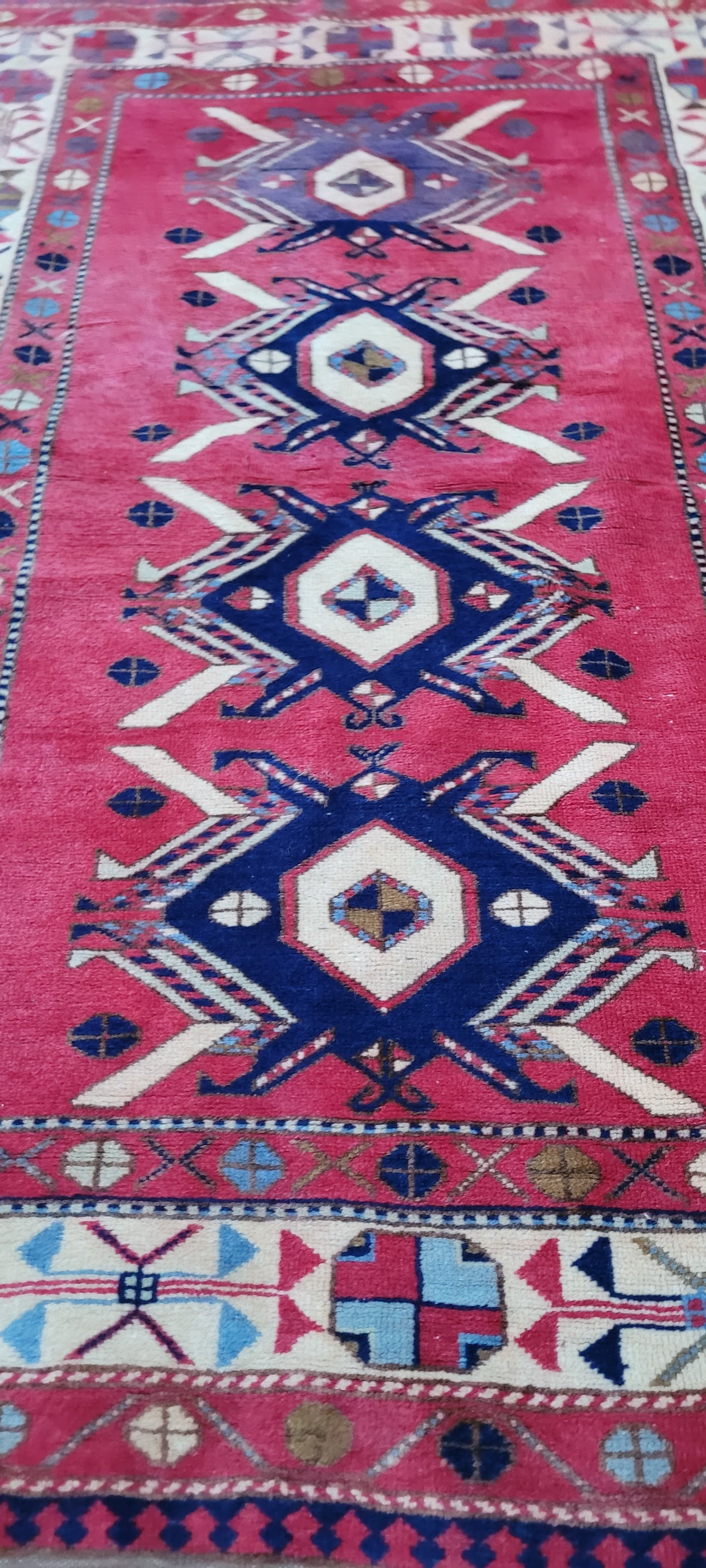 Rug Kazak, 115x163 cm, red blue yellow green white, wool, Azerbaijan, early 20th c. - 390135