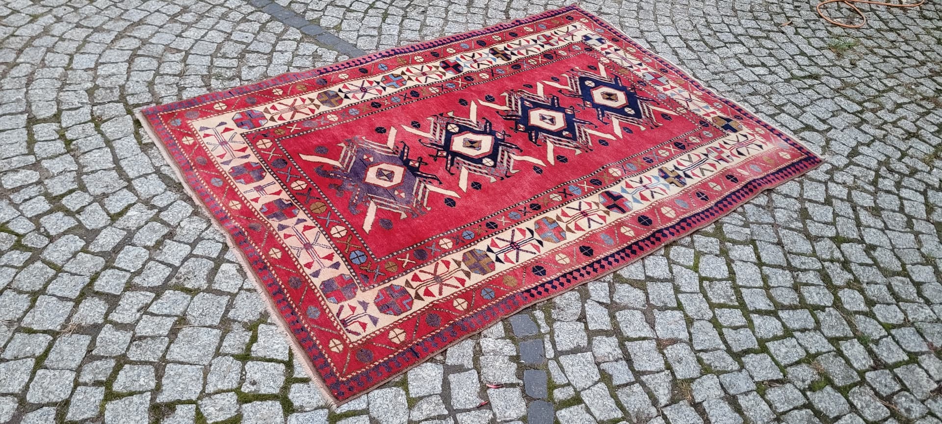 Rug Kazak, 115x163 cm, red blue yellow green white, wool, Azerbaijan, early 20th c. - 390146