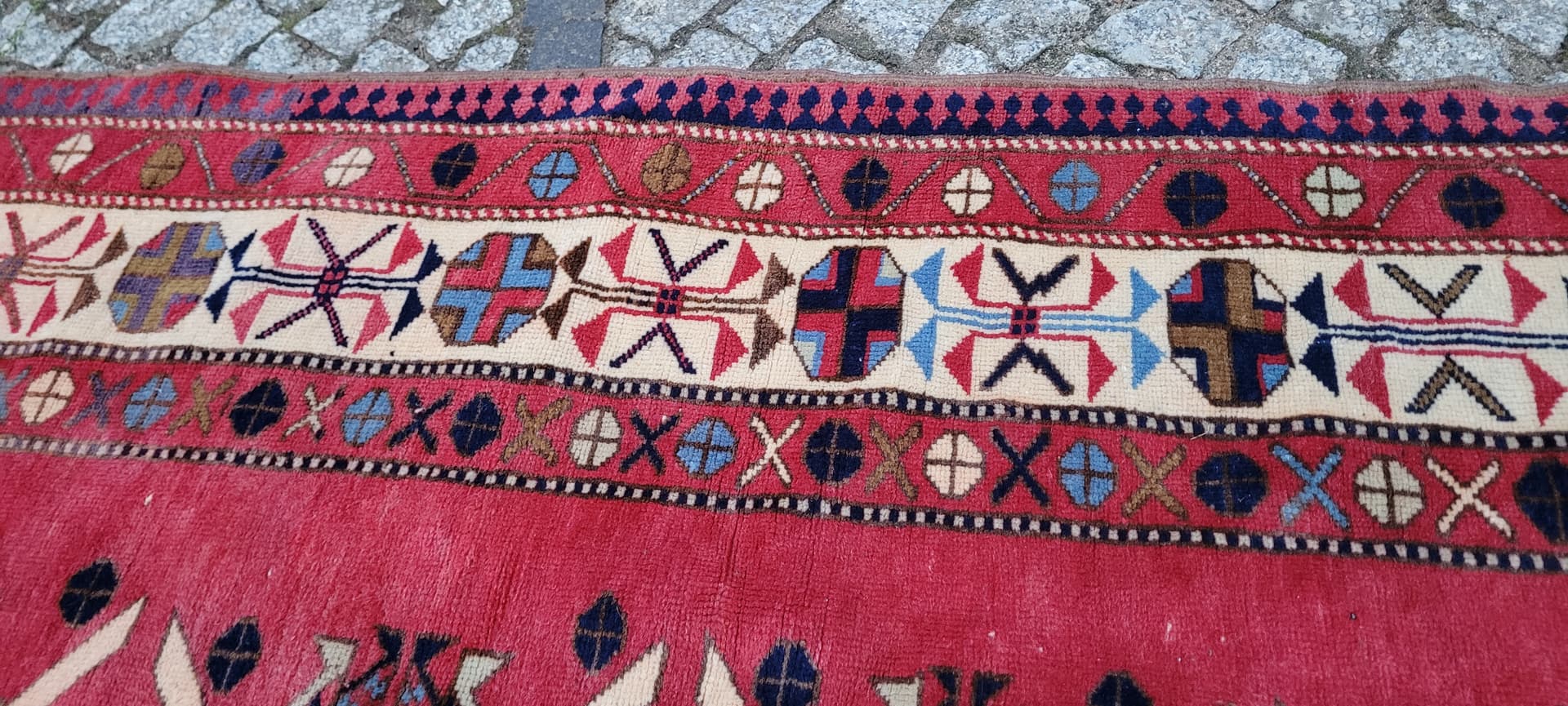 Rug Kazak, 115x163 cm, red blue yellow green white, wool, Azerbaijan, early 20th c. - 390143