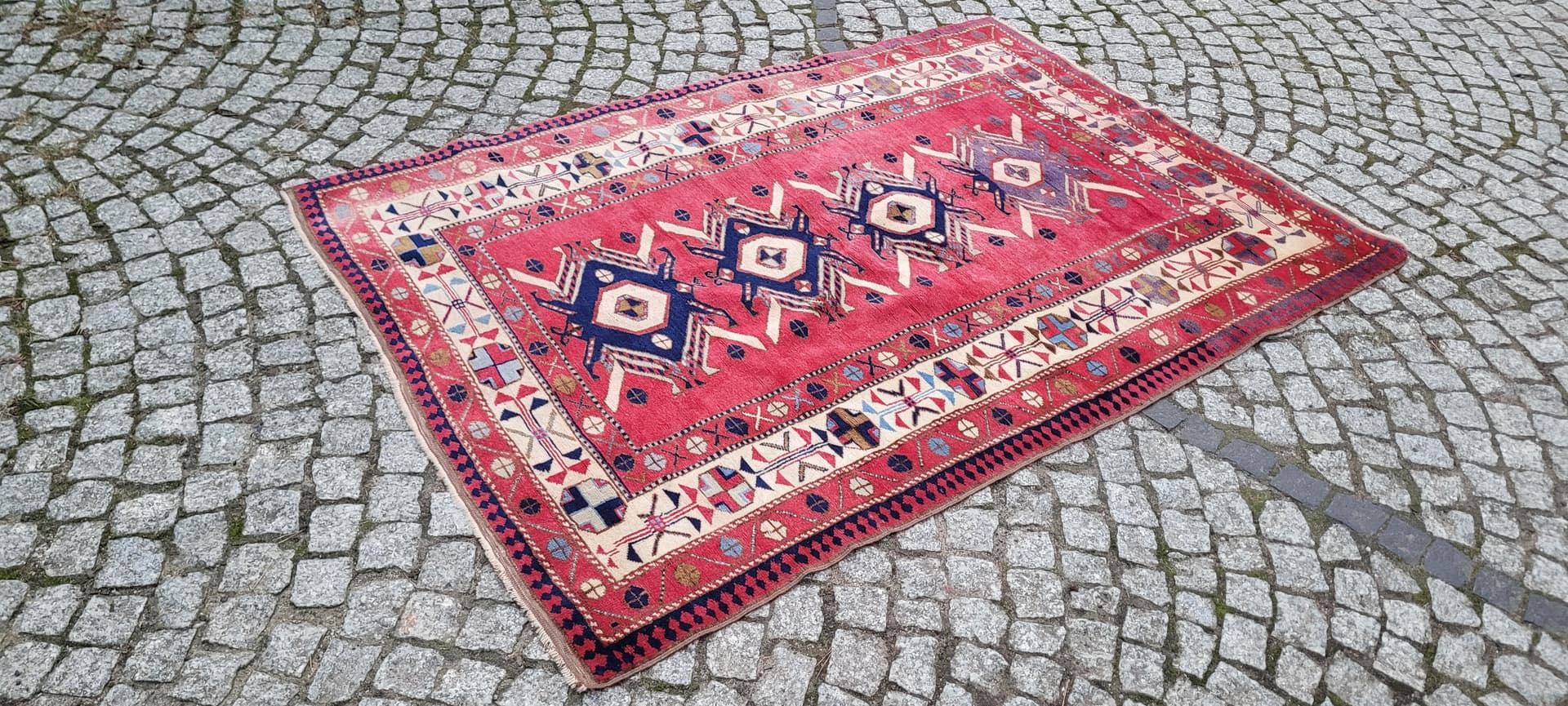 Rug Kazak, 115x163 cm, red blue yellow green white, wool, Azerbaijan, early 20th c. - 390145