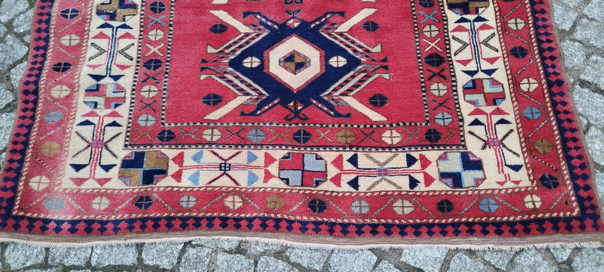 Rug Kazak, 115x163 cm, red blue yellow green white, wool, Azerbaijan, early 20th c. - 390139