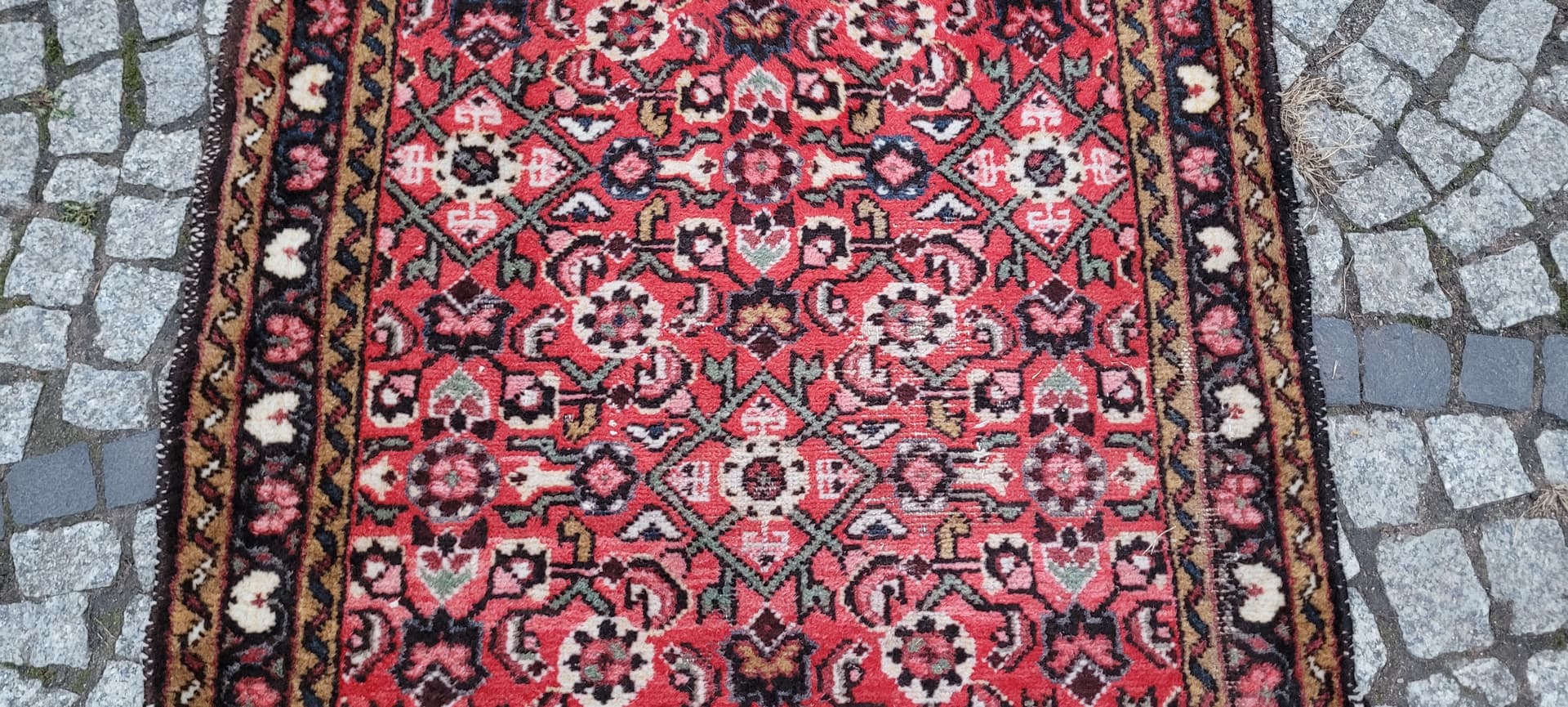 Runner Hamadan, 85x206 cm, red, wool, Iran, early 20th c. - 390180