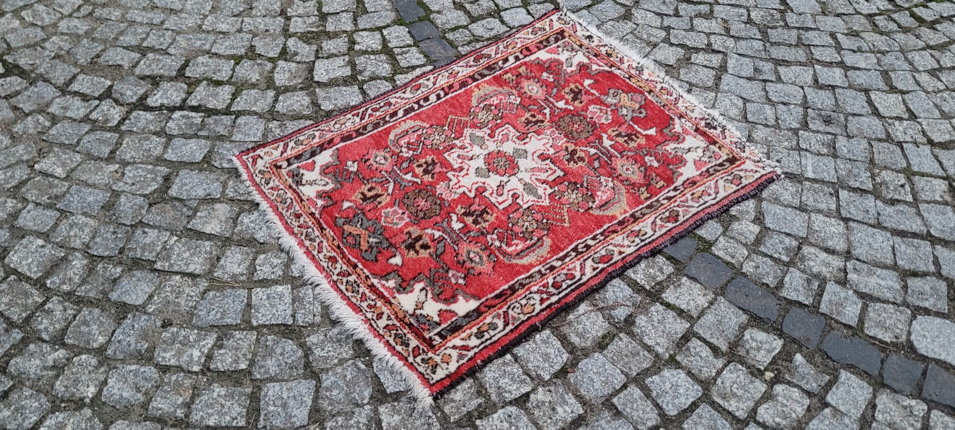 Runner rug Hamadan 85x55 cm, red, wool, Iran, early 20th c. - 390359
