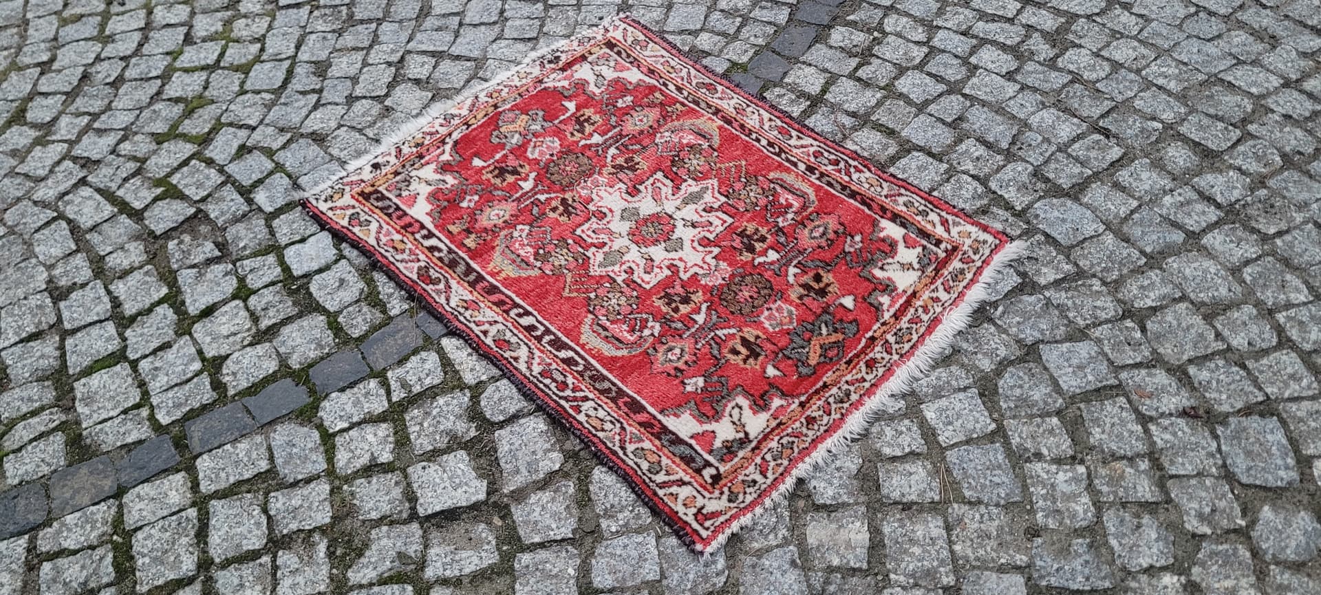 Runner rug Hamadan 85x55 cm, red, wool, Iran, early 20th c. - 390360