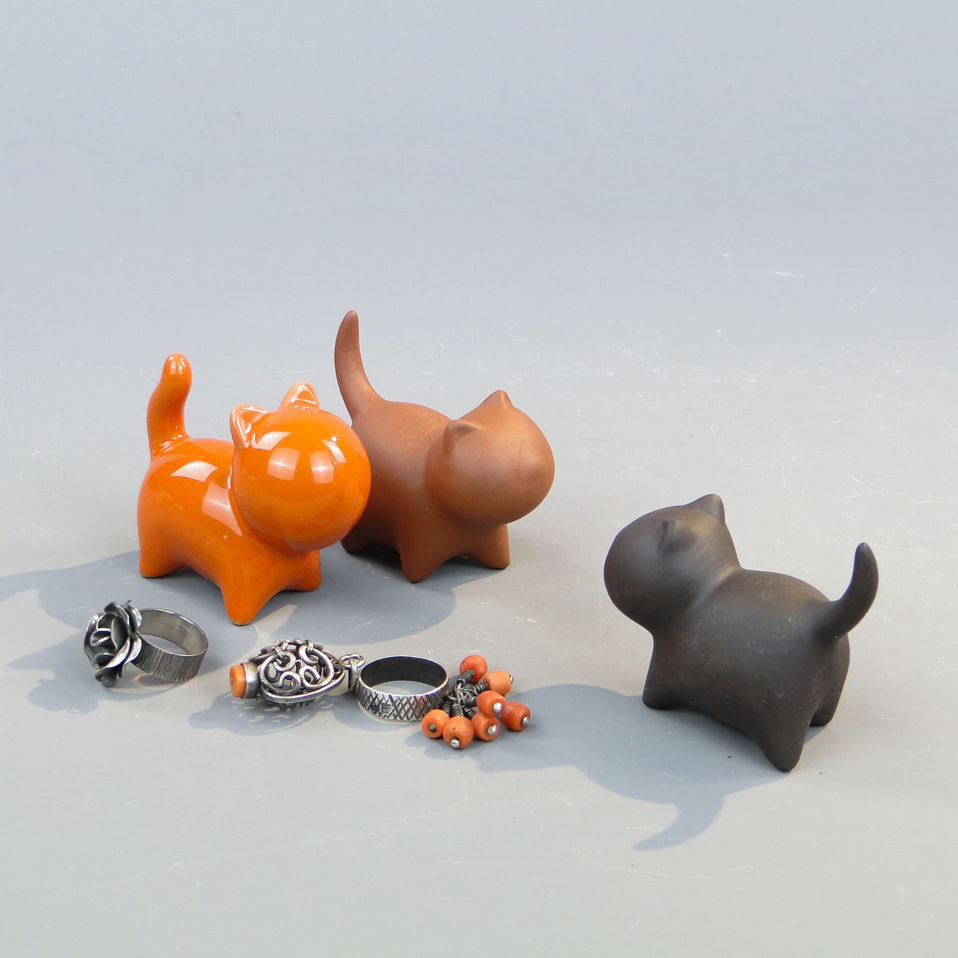 Set of Three Ring Holders, Cats, orange, brown, grey, ceramic, 1950s. - 390390
