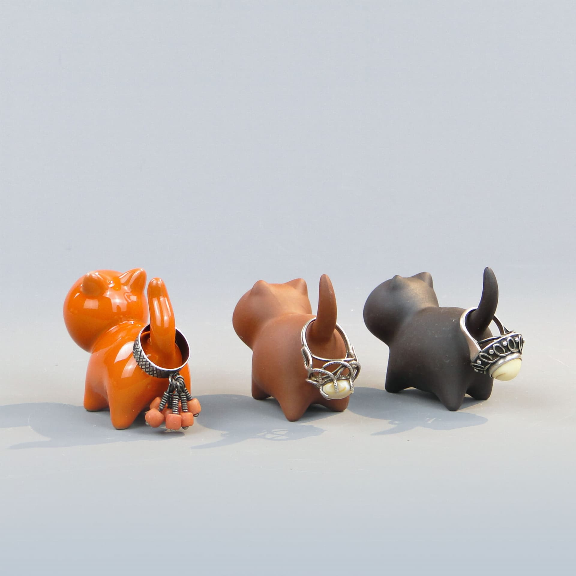 Set of Three Ring Holders, Cats, orange, brown, grey, ceramic, 1950s. - 390386