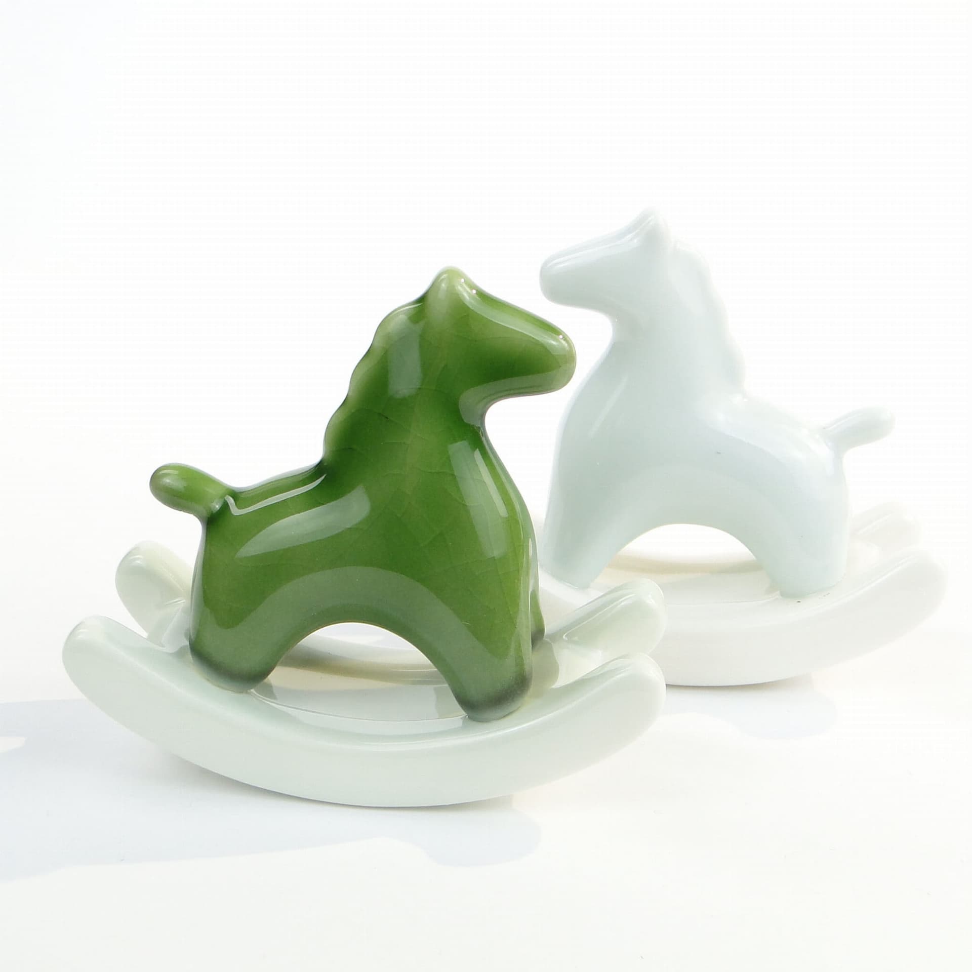 Figurka konik na biegunach, styl japandi, porcelana niebieska biała, lata 80. - 390472