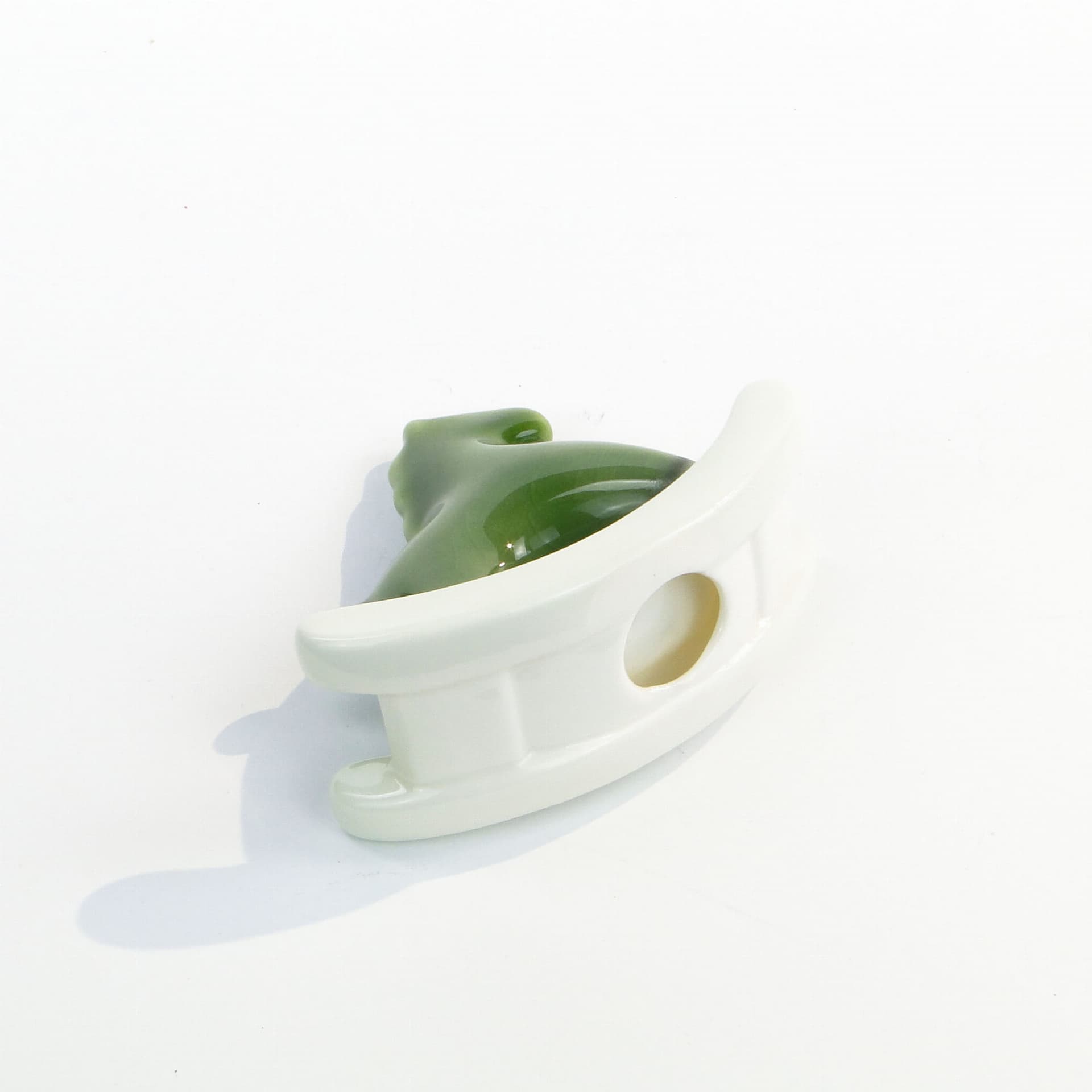 Figurka konik japandi, zielony, porcelana, lata 80. - 390484