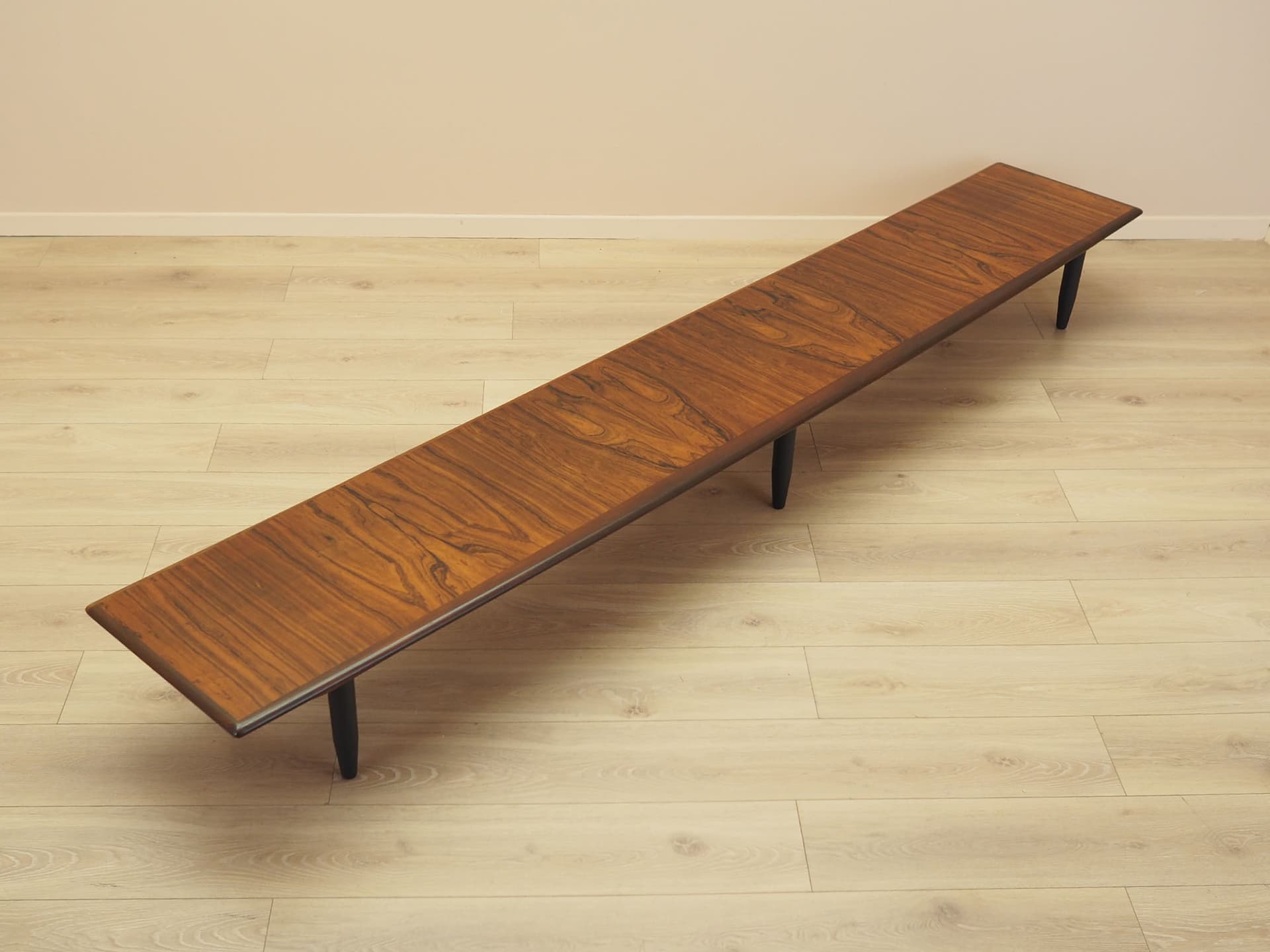 Sideboard ekspozycyjny, palisander brązowy, nogi czarne, Dania, lata 60. - 390572