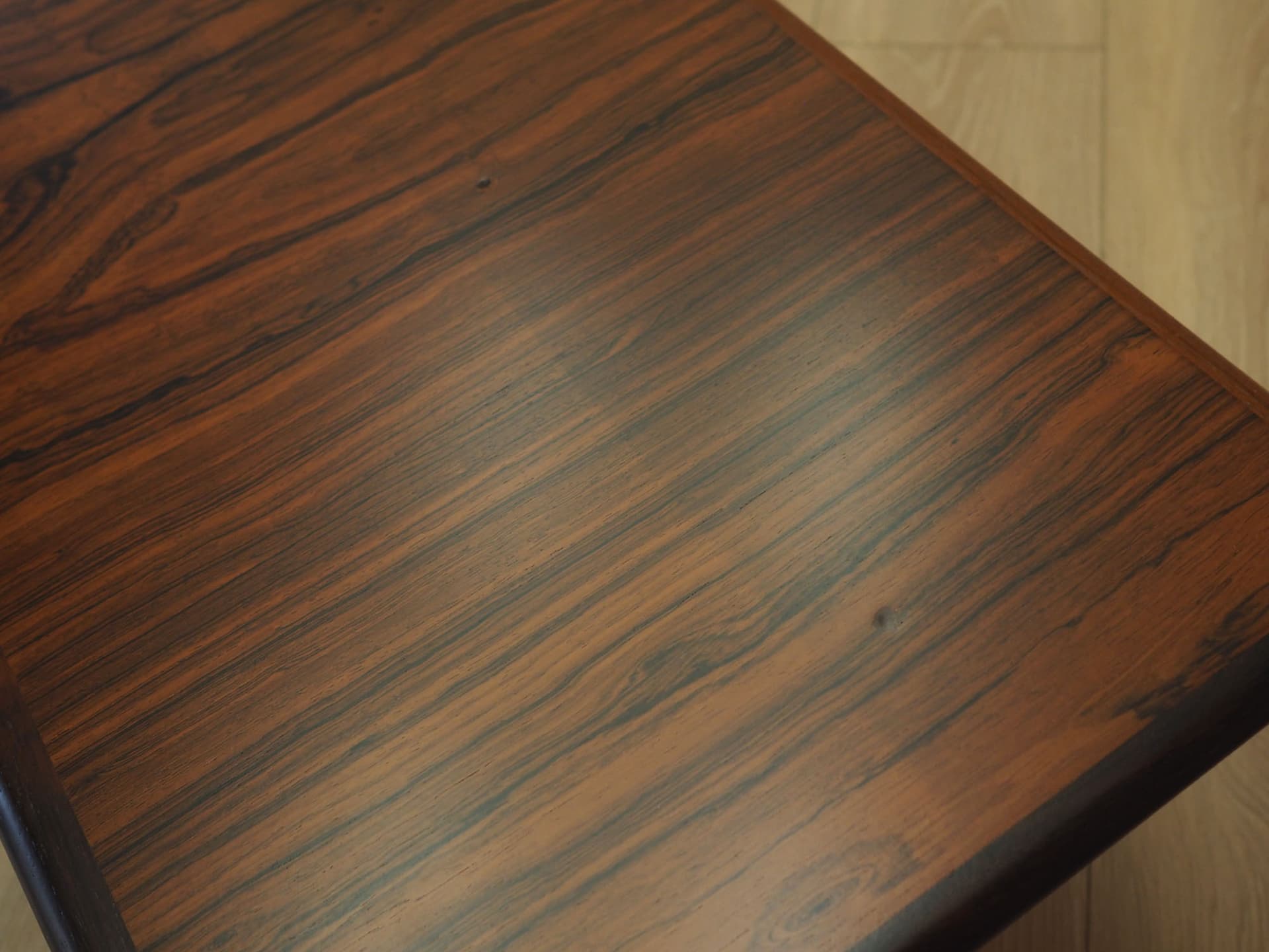 Sideboard ekspozycyjny, palisander brązowy, nogi czarne, Dania, lata 60. - 390576