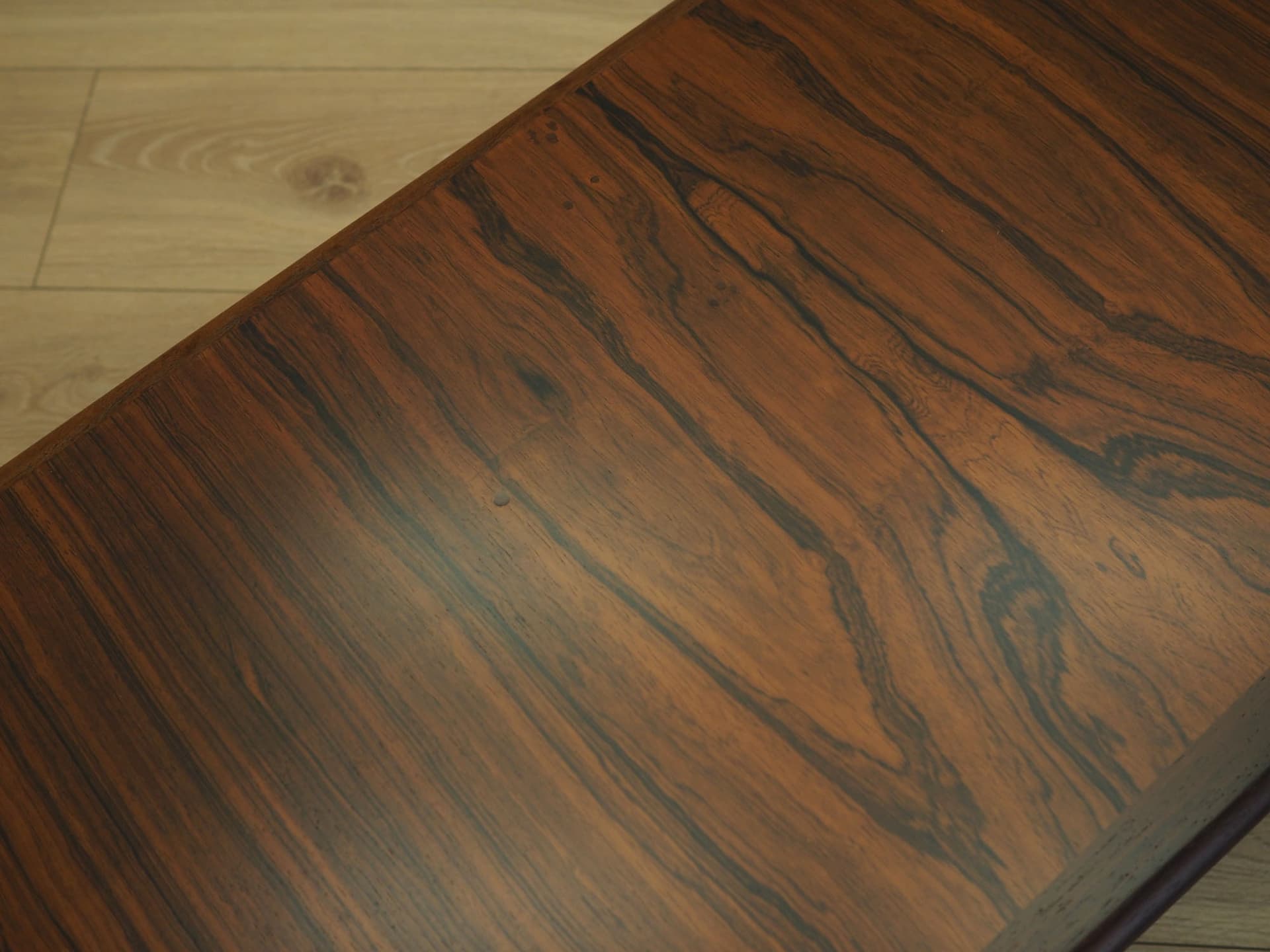 Sideboard ekspozycyjny, palisander brązowy, nogi czarne, Dania, lata 60. - 390574