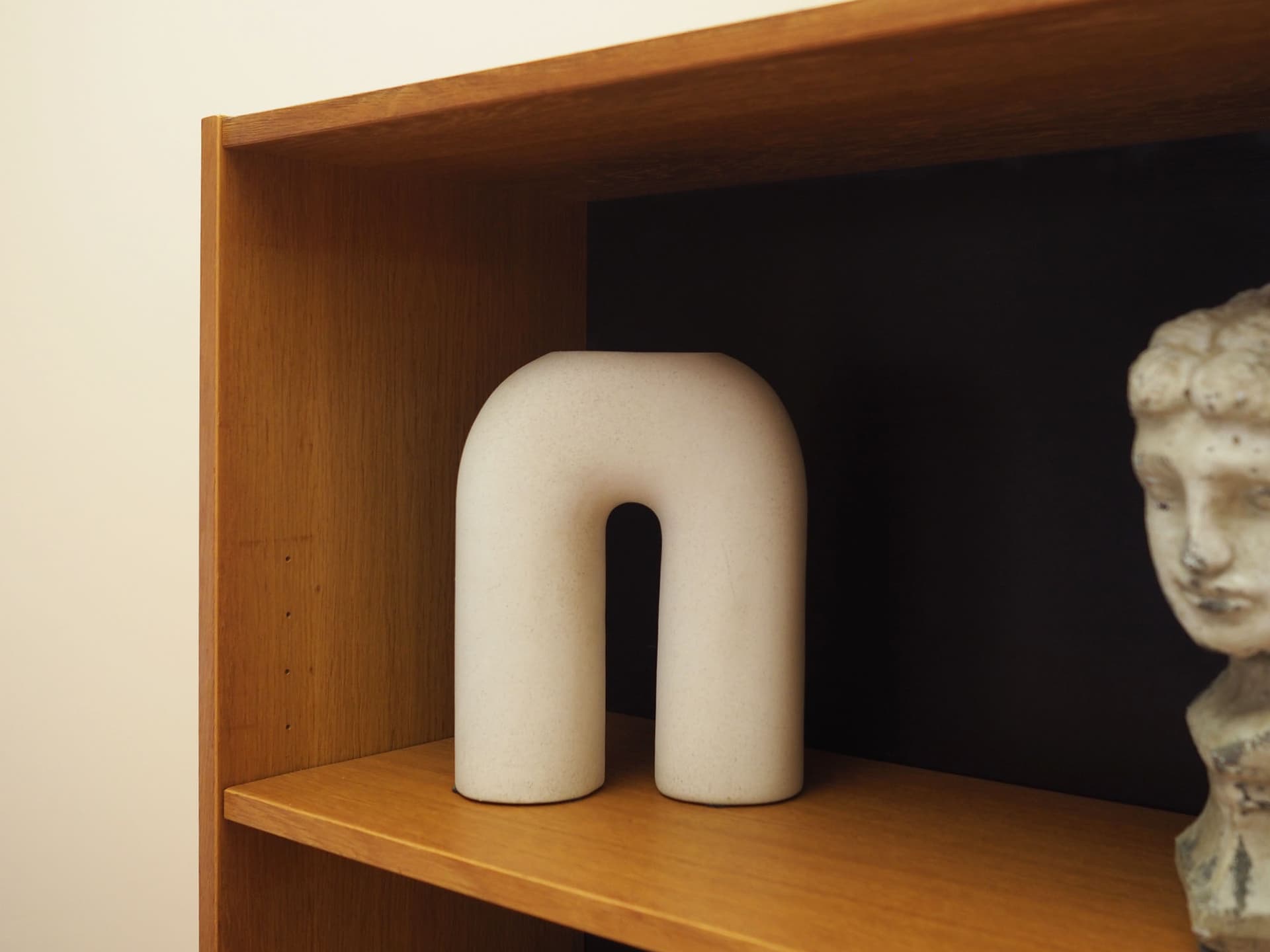 Bookcase Domino Møbler, brown ash, black plywood, Denmark, 1970s. - 390583