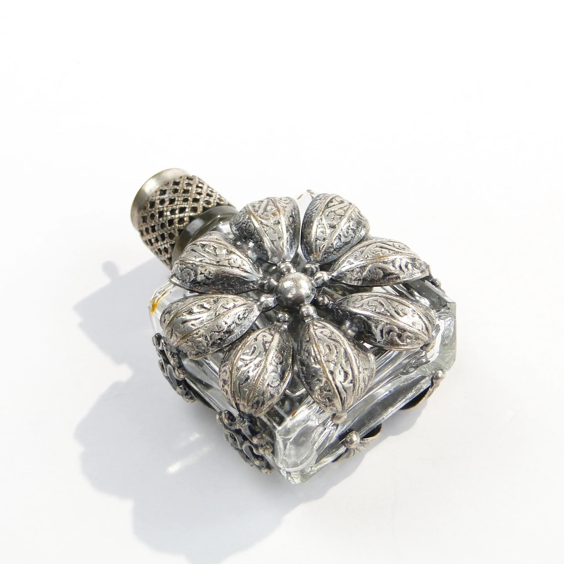 Flakon na perfumy, szkło transparentne, metal srebrny, Szwecja, lata 50. - 390735