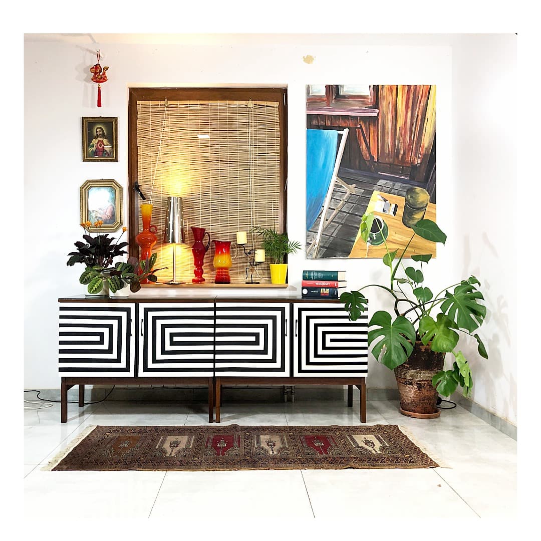Sideboard Op Art, brązowy, drewno, szkło czarne, Polska, lata 70. - 391108