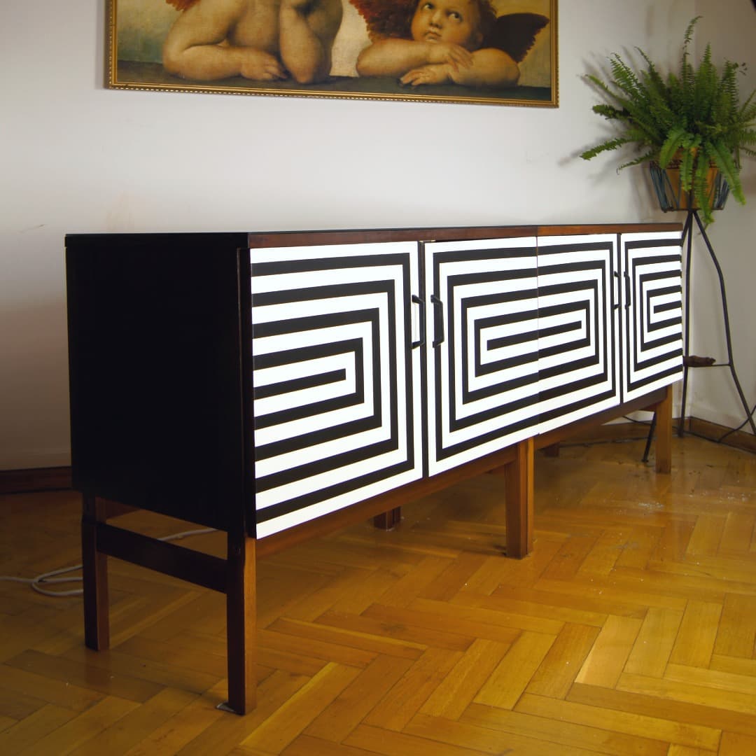 Sideboard Op Art, brązowy, drewno, szkło czarne, Polska, lata 70. - 391110