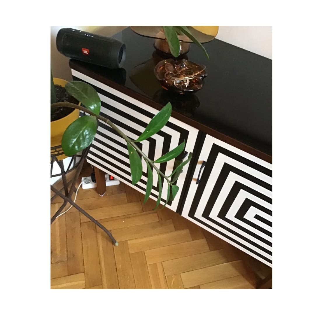 Sideboard Op Art, brązowy, drewno, szkło czarne, Polska, lata 70. - 391132