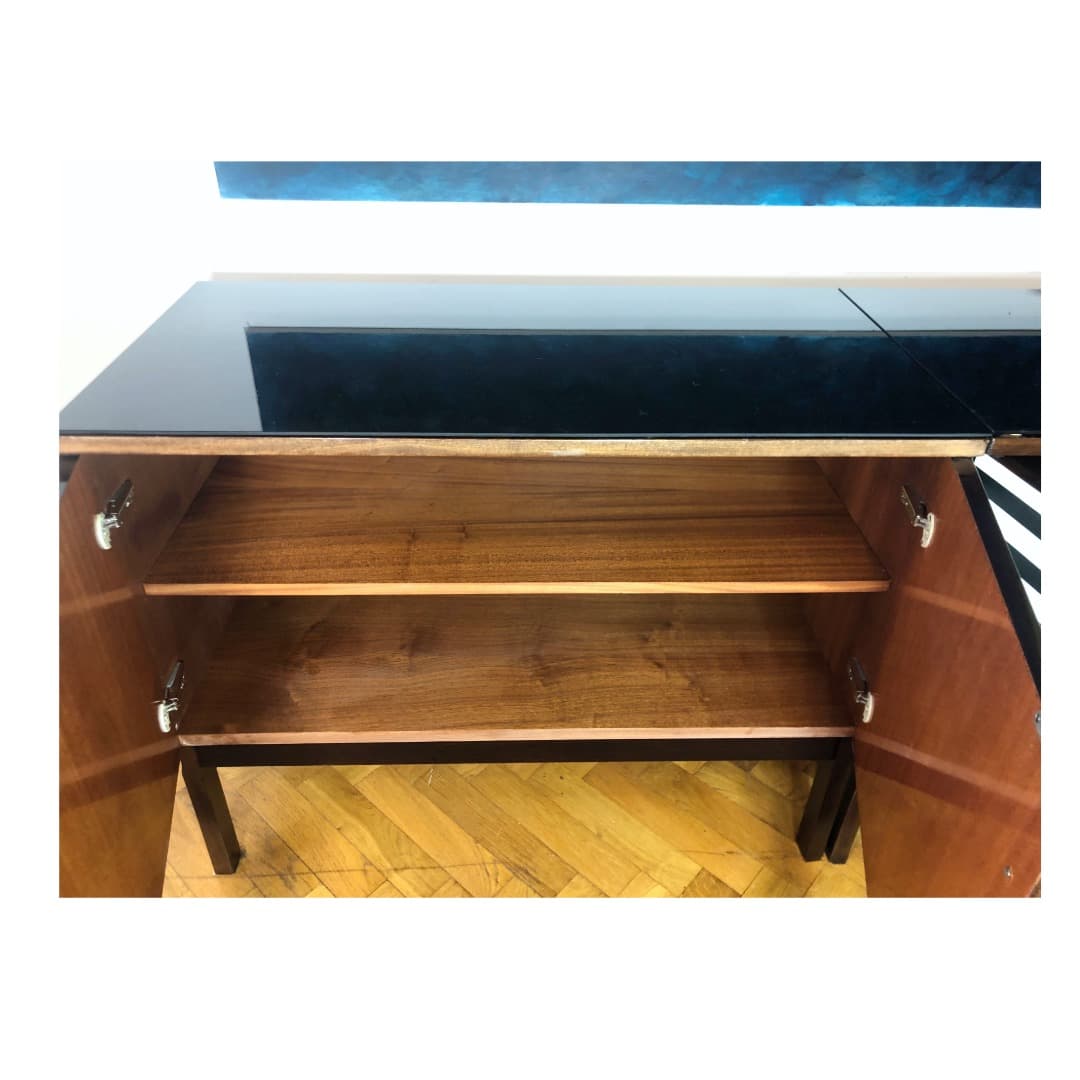 Sideboard Op Art, brązowy, drewno, szkło czarne, Polska, lata 70. - 391128