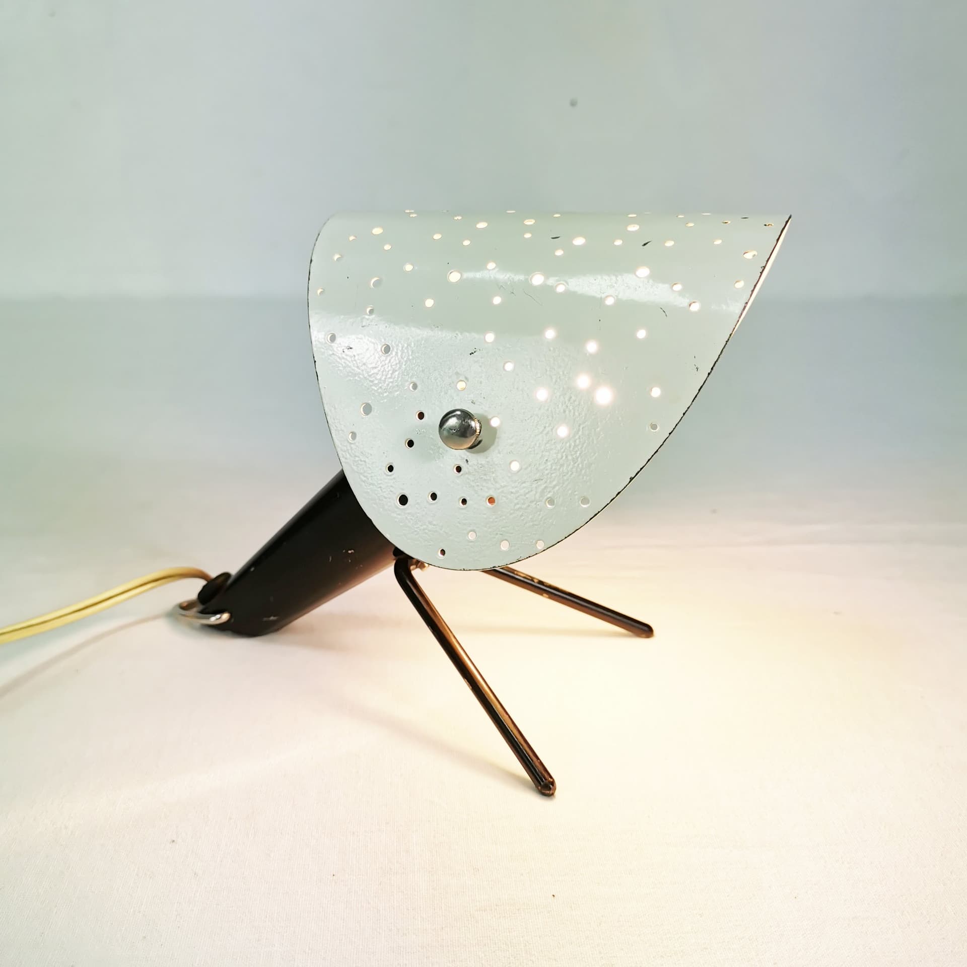 Lampka stołowa Jamnik typ 1318, metal czarny biały, proj. A. Gałecki, Polska, lata 60. - 391159