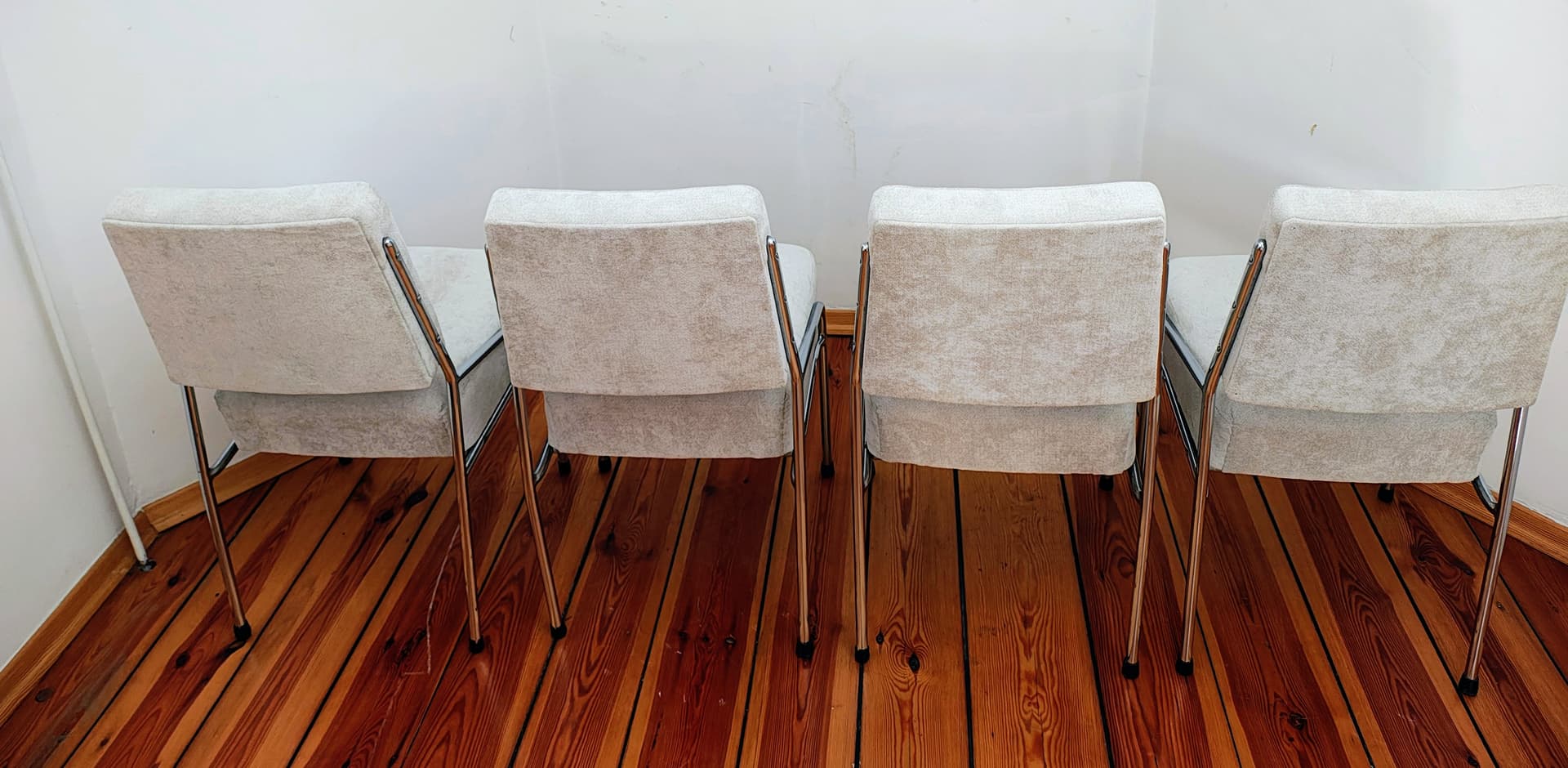 Set of four chairs Bauhaus, beige fabric, chromed steel, Czechoslovakia, 1930s. - 391286