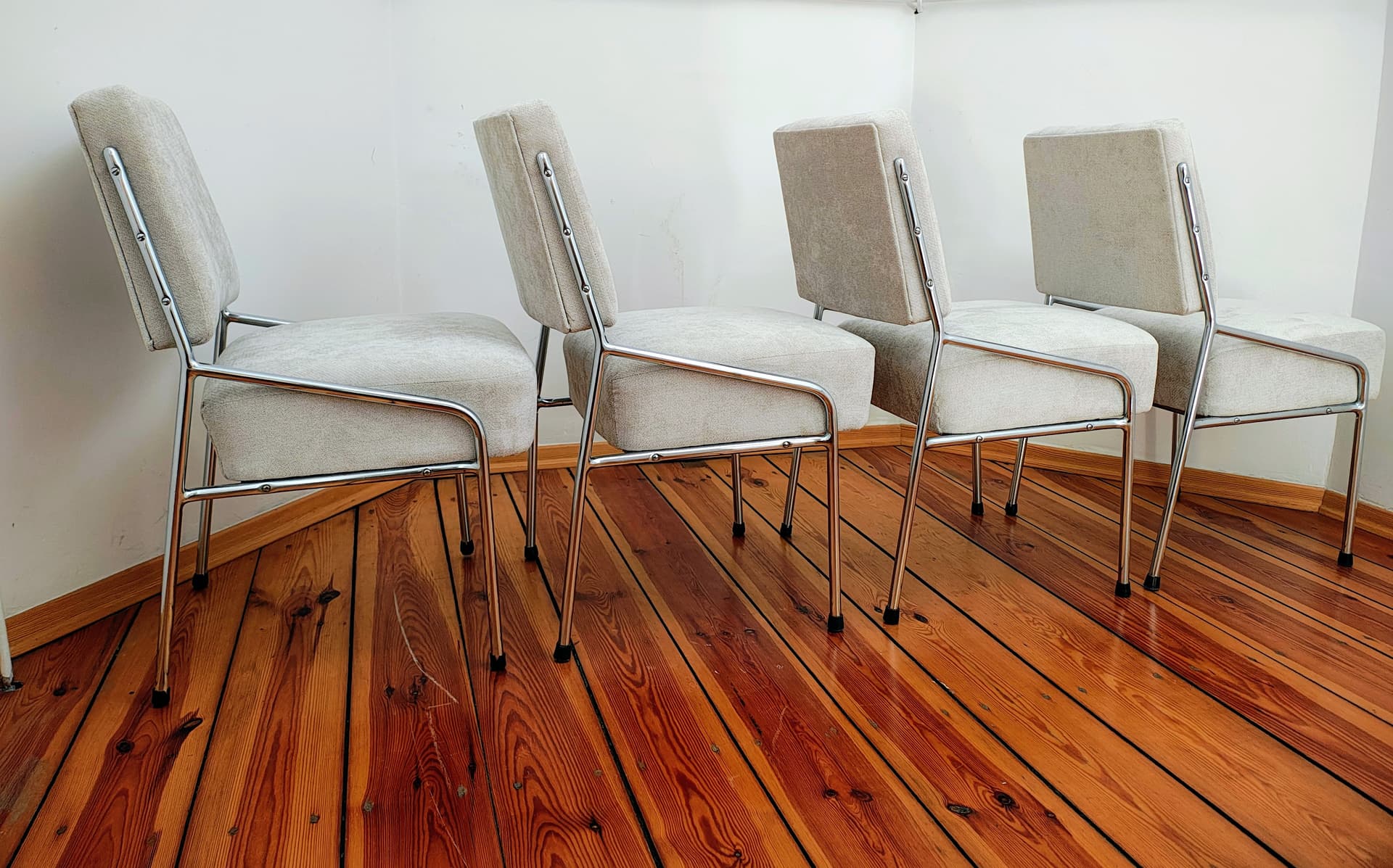 Set of four chairs Bauhaus, beige fabric, chromed steel, Czechoslovakia, 1930s. - 391290