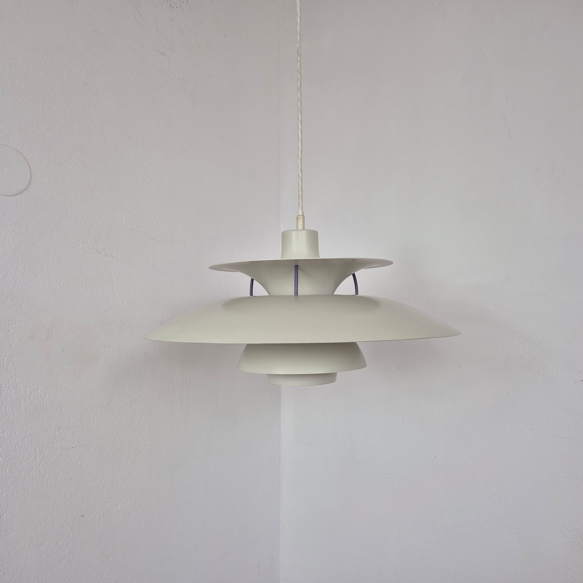 Pendant lamp PH5, white purple, aluminium, by P. Henningsen, Louis Poulsen, Denmark, 1990s. - 391571