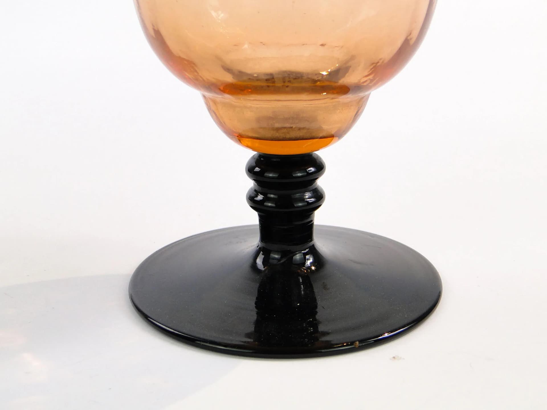 Decanter Art Deco, pink black glass, Huta Szkła Zawiercie, Poland, 1930s. - 391638