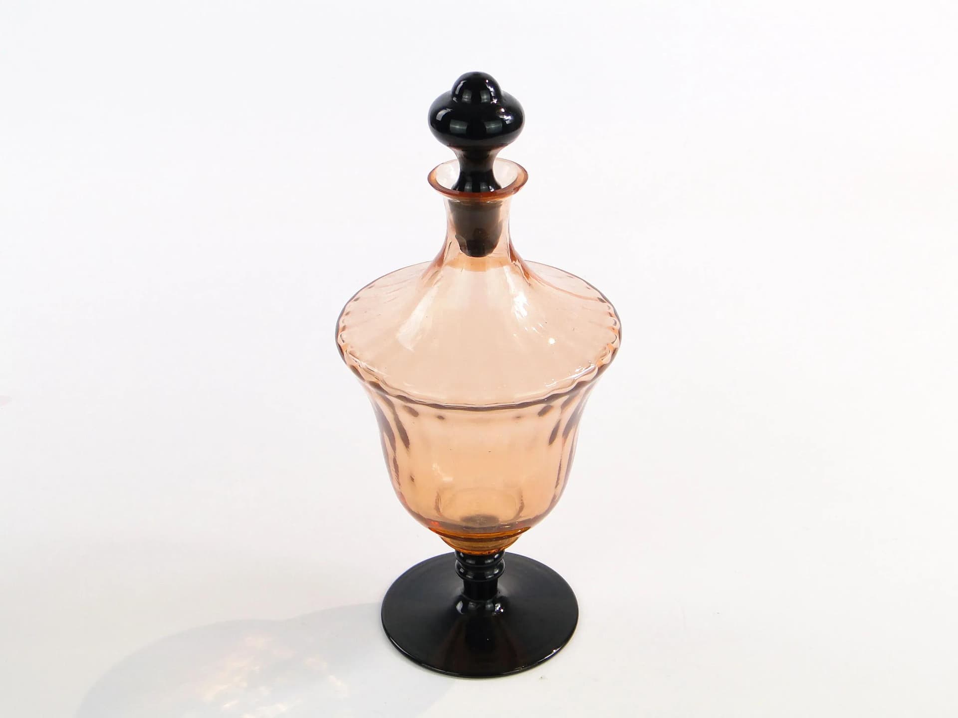 Decanter Art Deco, pink black glass, Huta Szkła Zawiercie, Poland, 1930s. - 391636
