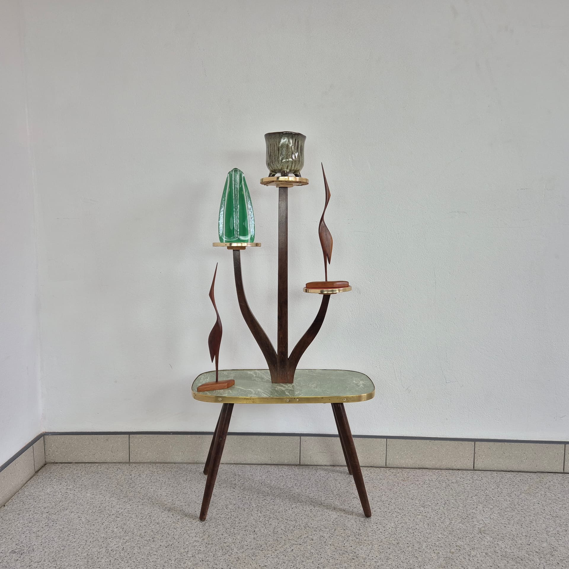 Kwietnik piętrowy Rockabilly, drewno brązowe, laminat zielony czerwony beżowy, Niemcy, lata 60. - 391726