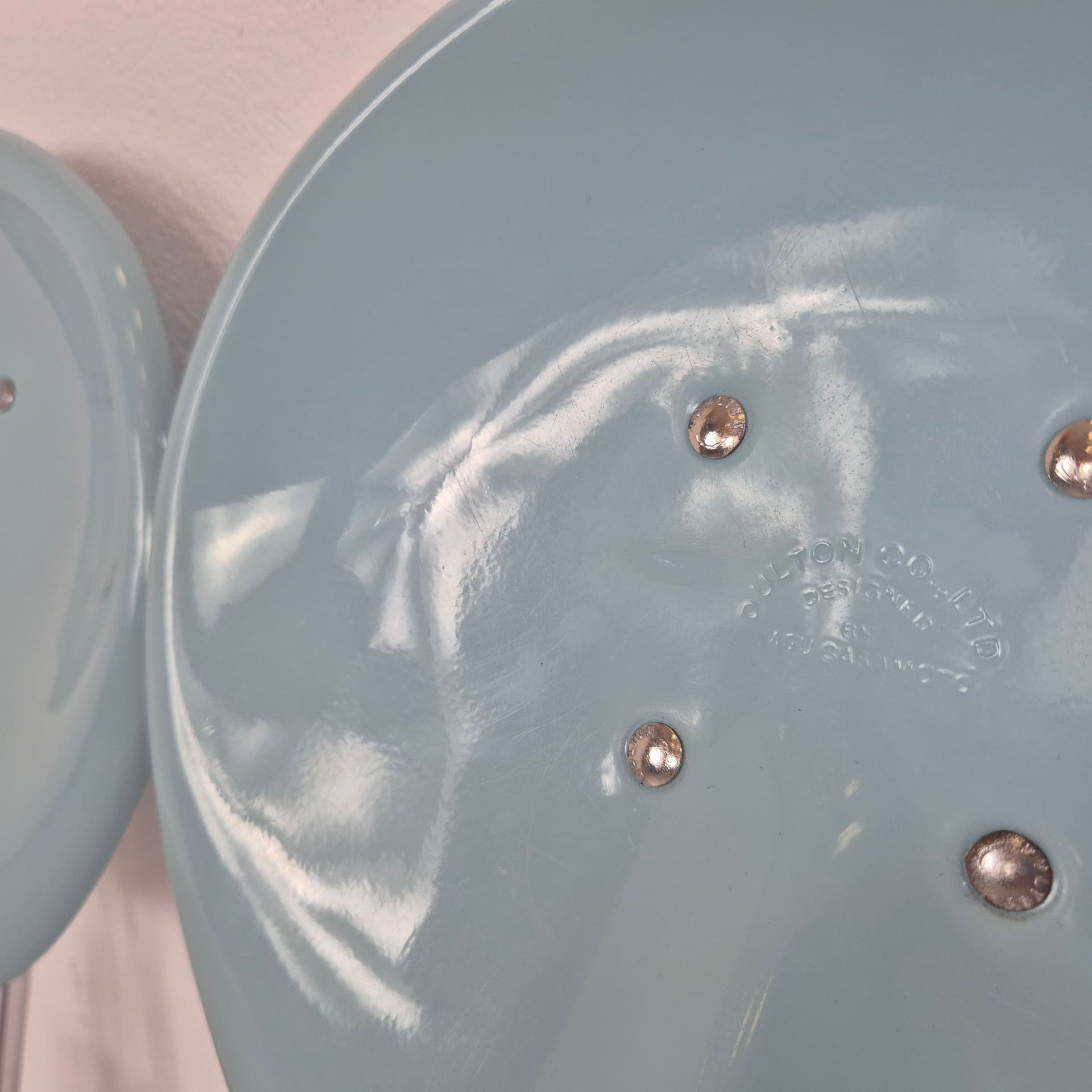 Stool Beat Stool, blue steel, chromed steel, by Y. Sasamoto, 1970s. - 391789