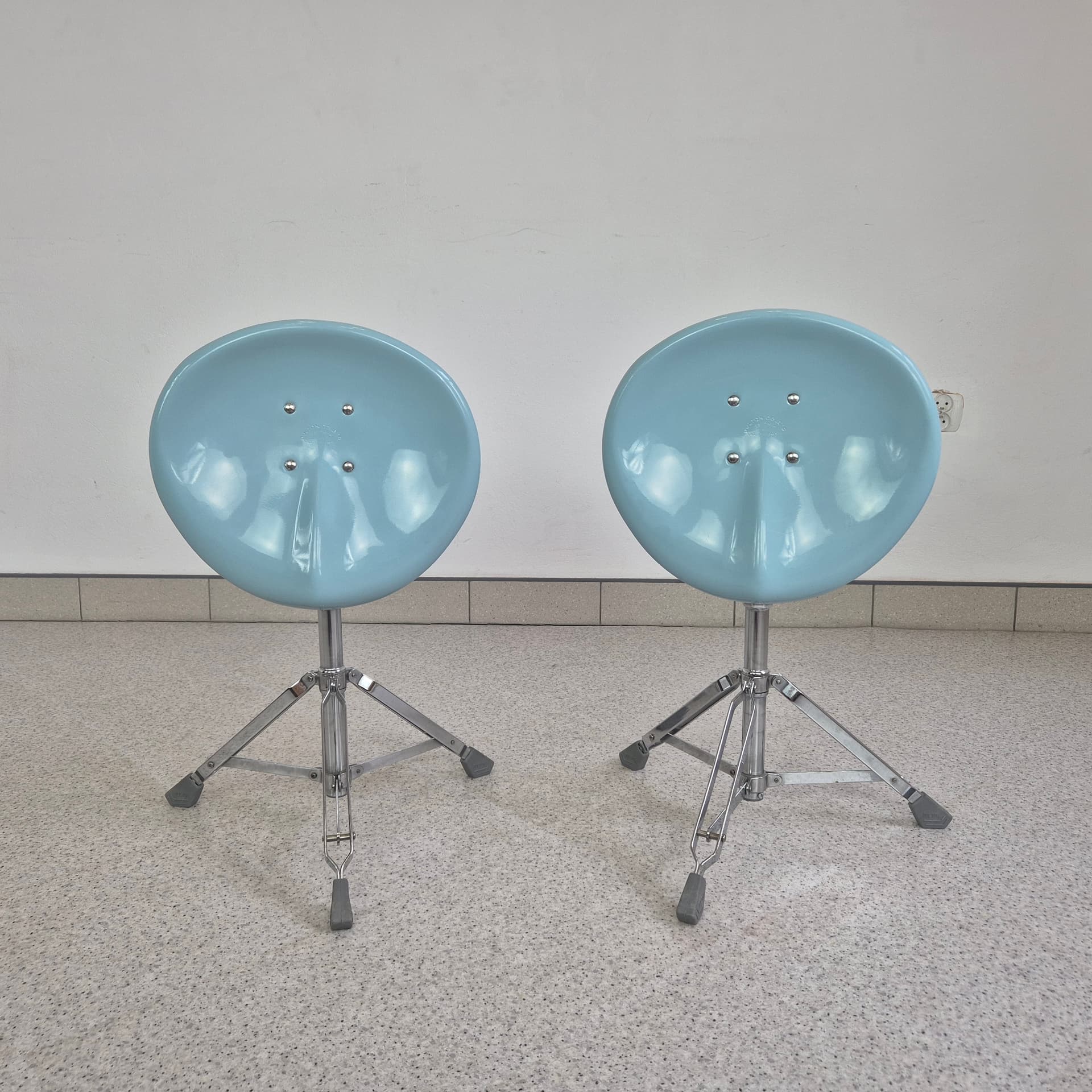 Stool Beat Stool, blue steel, chromed steel, by Y. Sasamoto, 1970s. - 391791