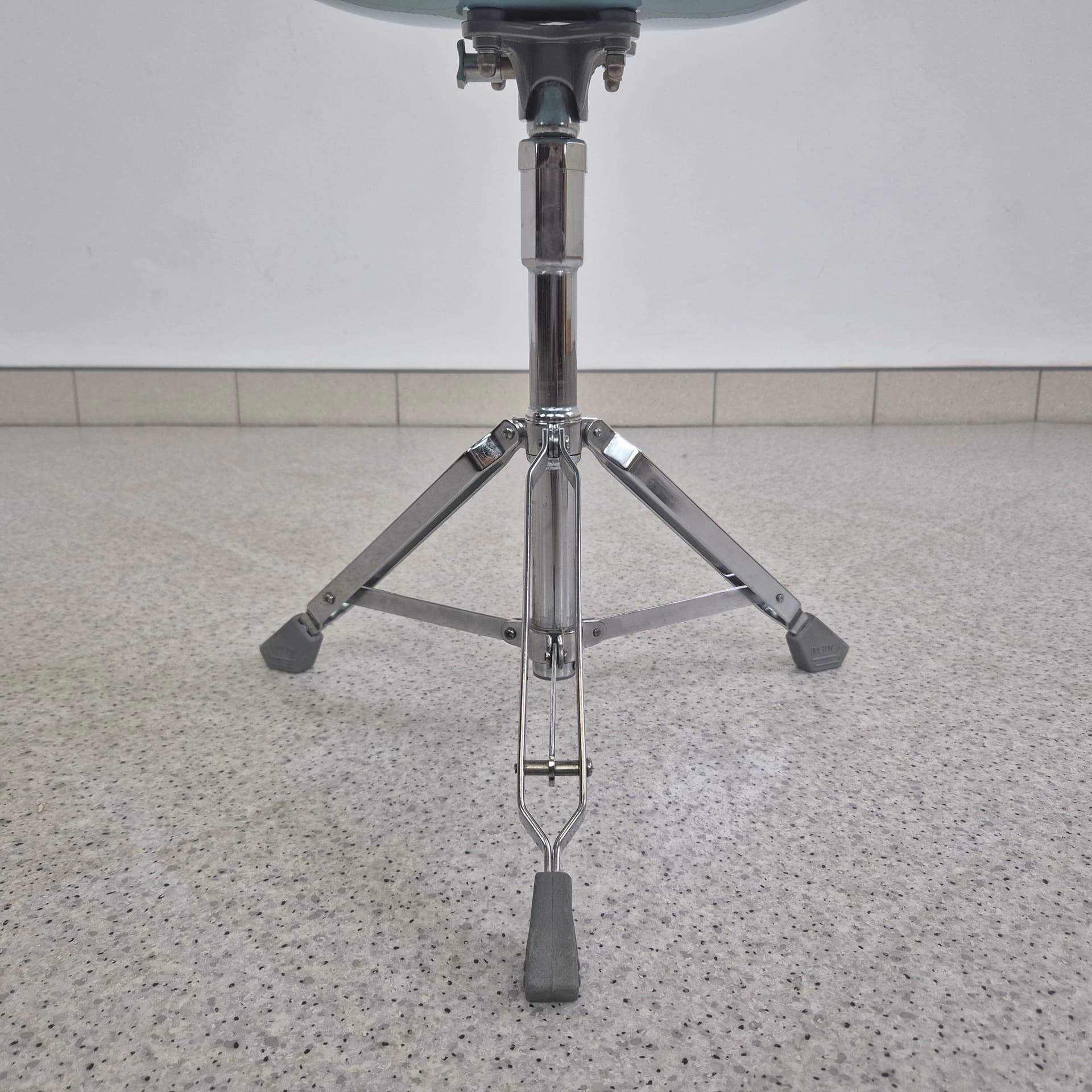 Stool Beat Stool, blue steel, chromed steel, by Y. Sasamoto, 1970s. - 391794
