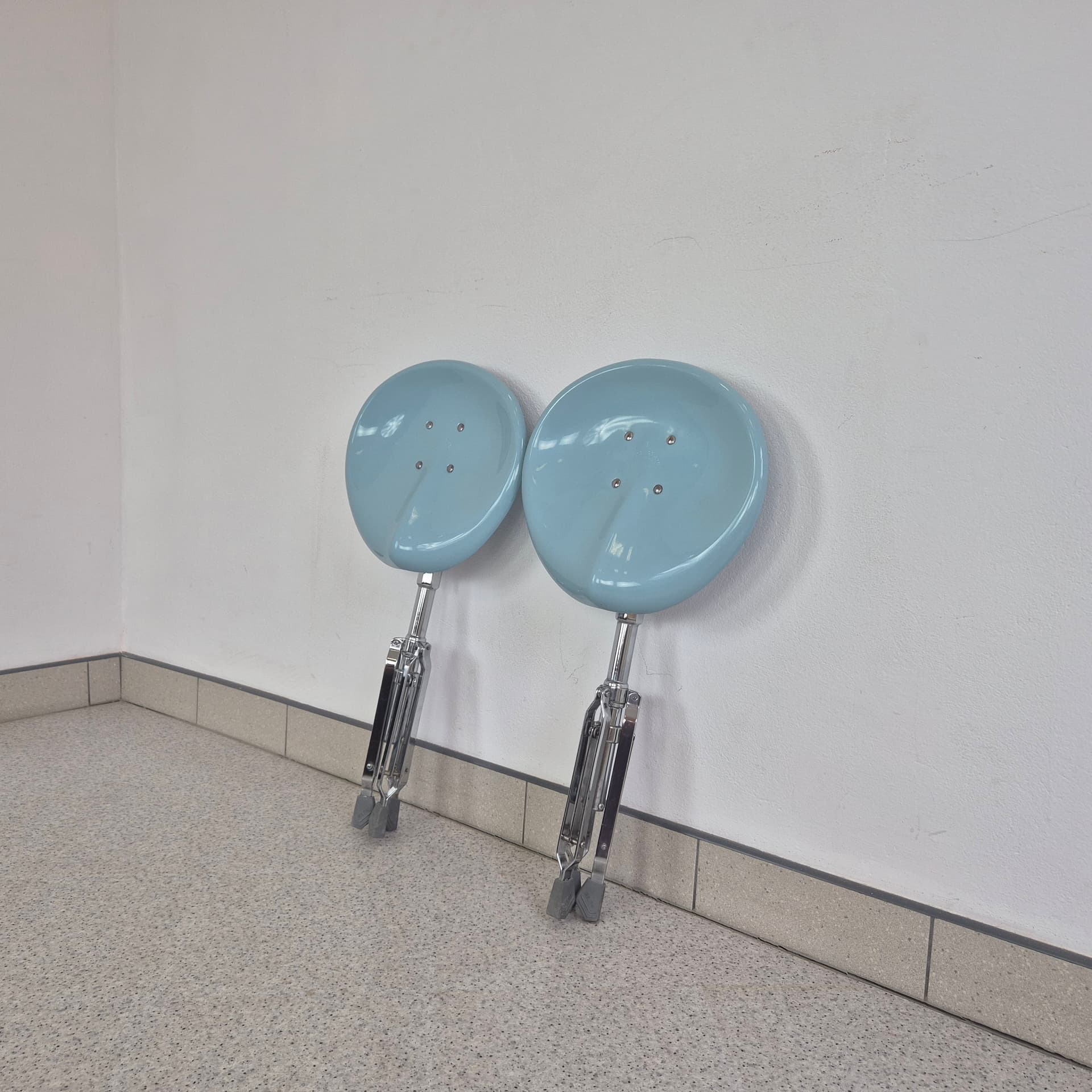 Stool Beat Stool, blue steel, chromed steel, by Y. Sasamoto, 1970s. - 391796