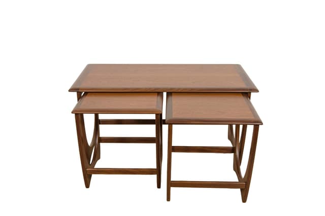 Komplet trzech stolików kawowych, teak brązowy, proj. V. Wilkins, G-Plan, Wielka Brytania, lata 60. - WYMIARY