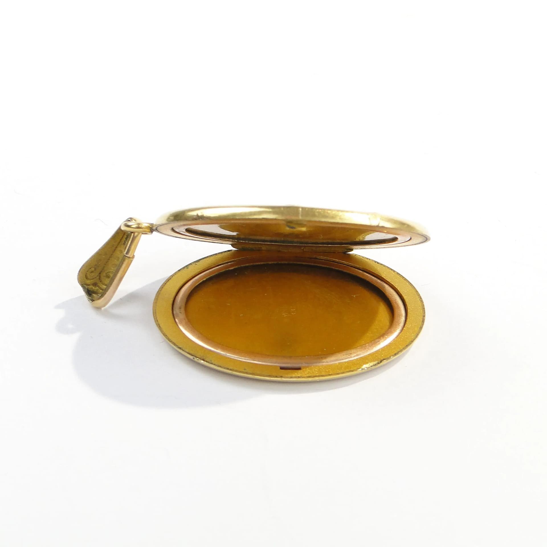 Locket Art Nouveau, gilded brass gold, clear crystal, Sweden, 1920s. - 393221
