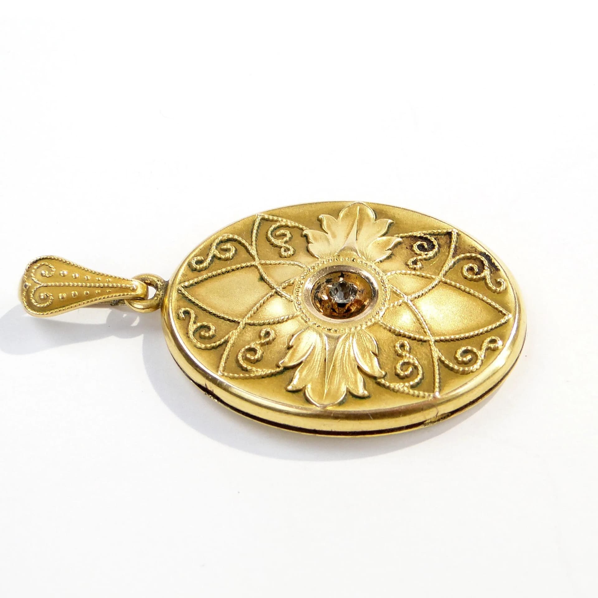 Locket Art Nouveau, gilded brass gold, clear crystal, Sweden, 1920s. - 393215