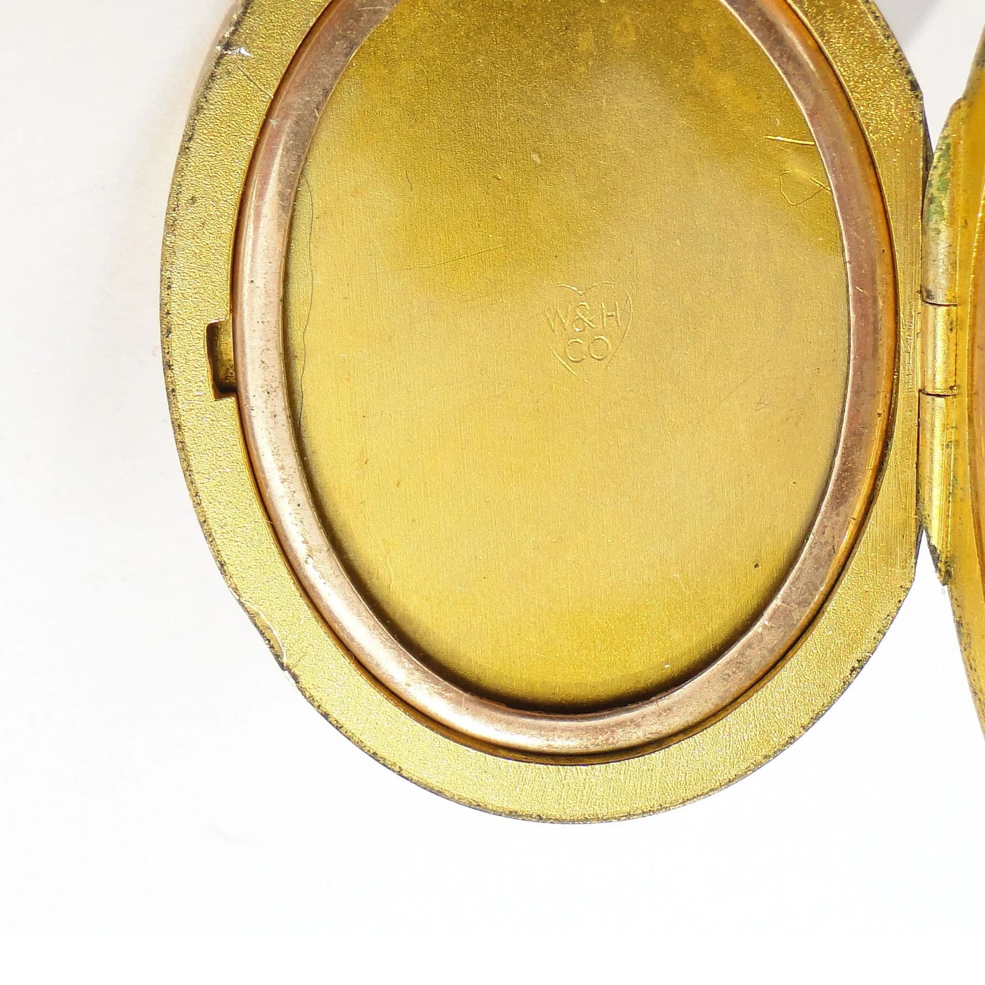 Locket Art Nouveau, gilded brass gold, clear crystal, Sweden, 1920s. - 393219