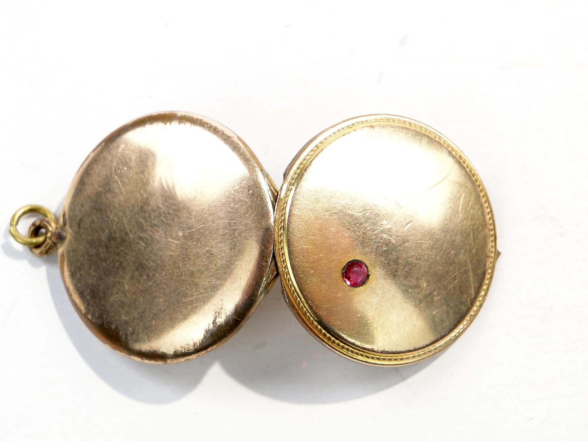 Geometric Locket, Art Nouveau, gilded brass gold, Austria, 19th century - 393257
